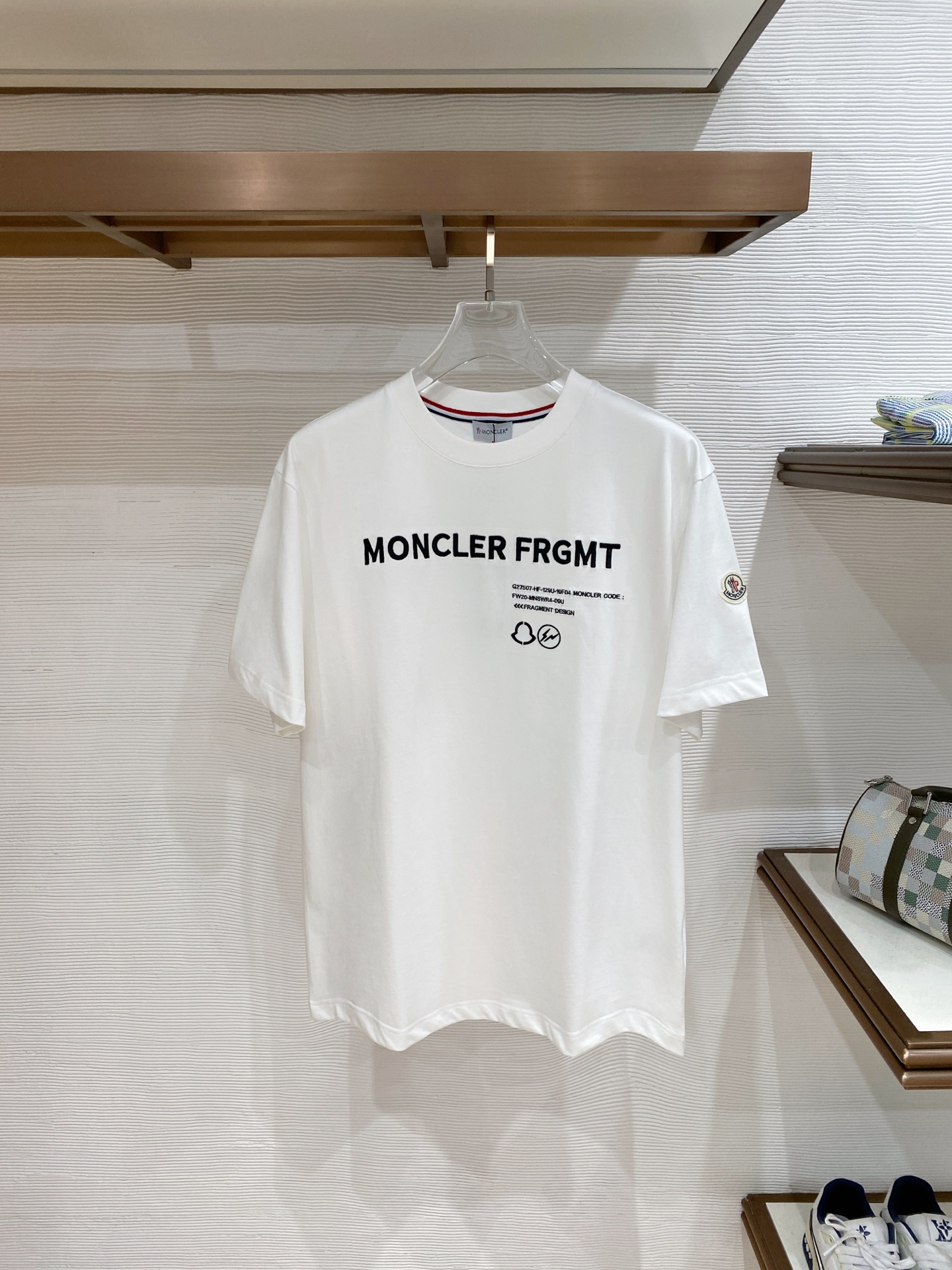 Moncler 蒙口 2026ss 春夏新款首发专柜最新款短袖圆领T恤 高端订制 设计前卫时尚！品牌lo