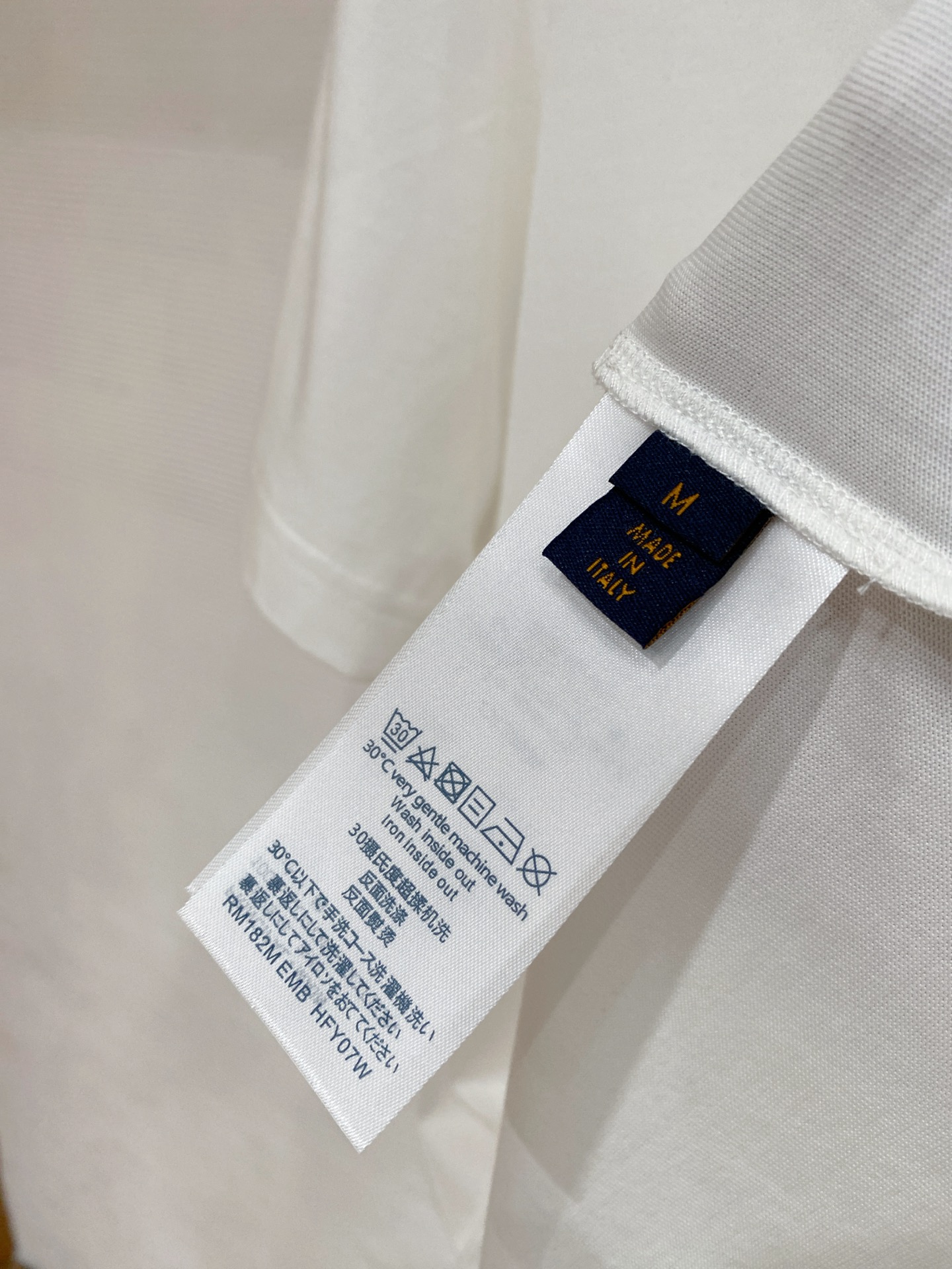 LV 2026ss 春夏新款首发专柜最新款短袖圆领T恤 高端订制 设计前卫时尚！品牌logo重工艺设计 