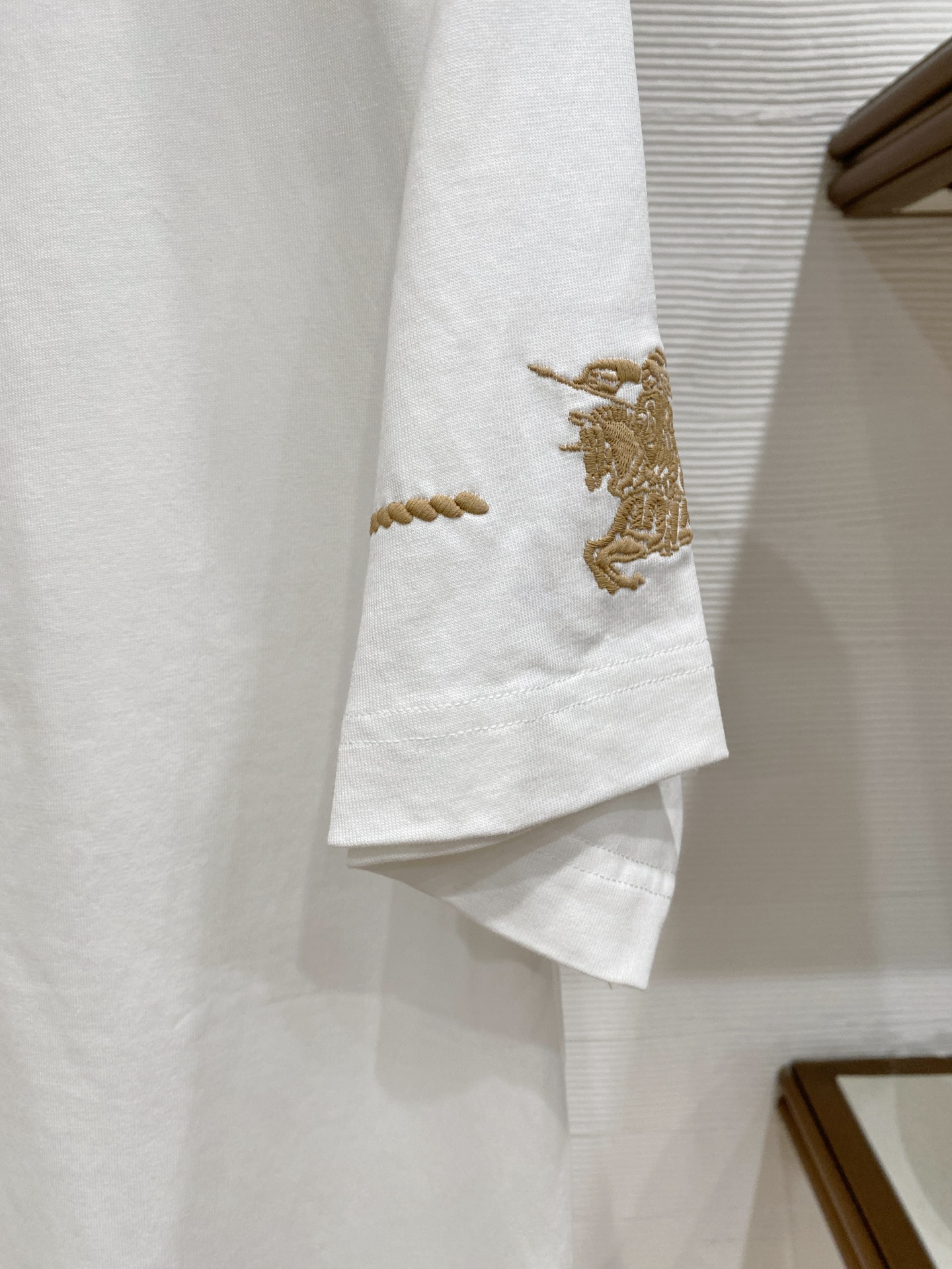 Burberry 巴宝莉 2026ss 春夏新款首发专柜最新款短袖圆领T恤 高端订制 设计前卫时尚！品牌