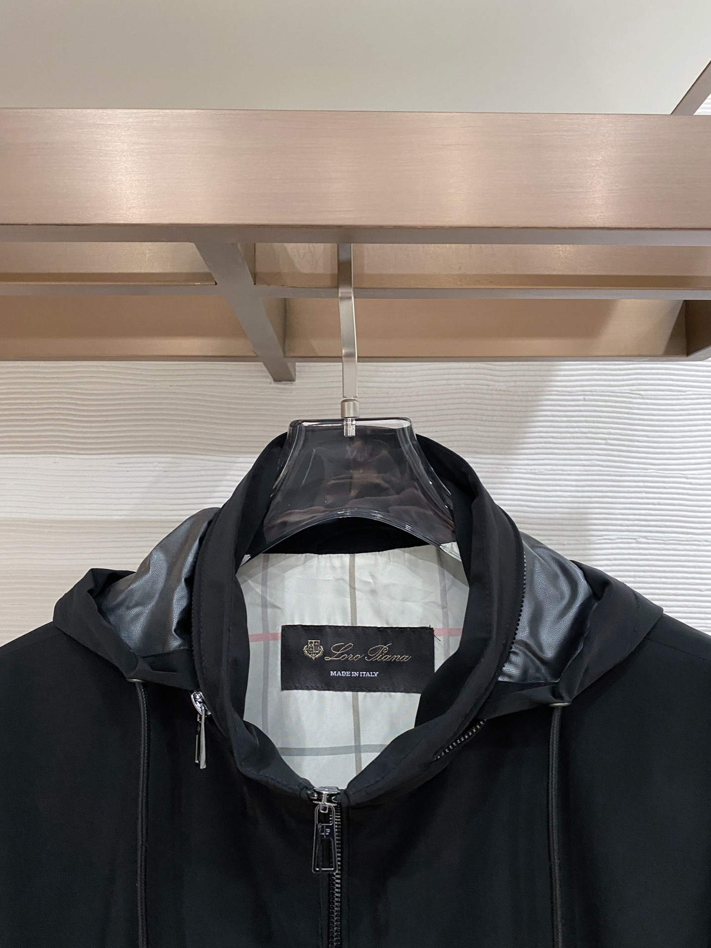 🆕Loro piana26男士连帽夹克外套 系列‼️‼️桑蚕丝醋酸面料，高端定制经典的英式传承依旧时尚韵