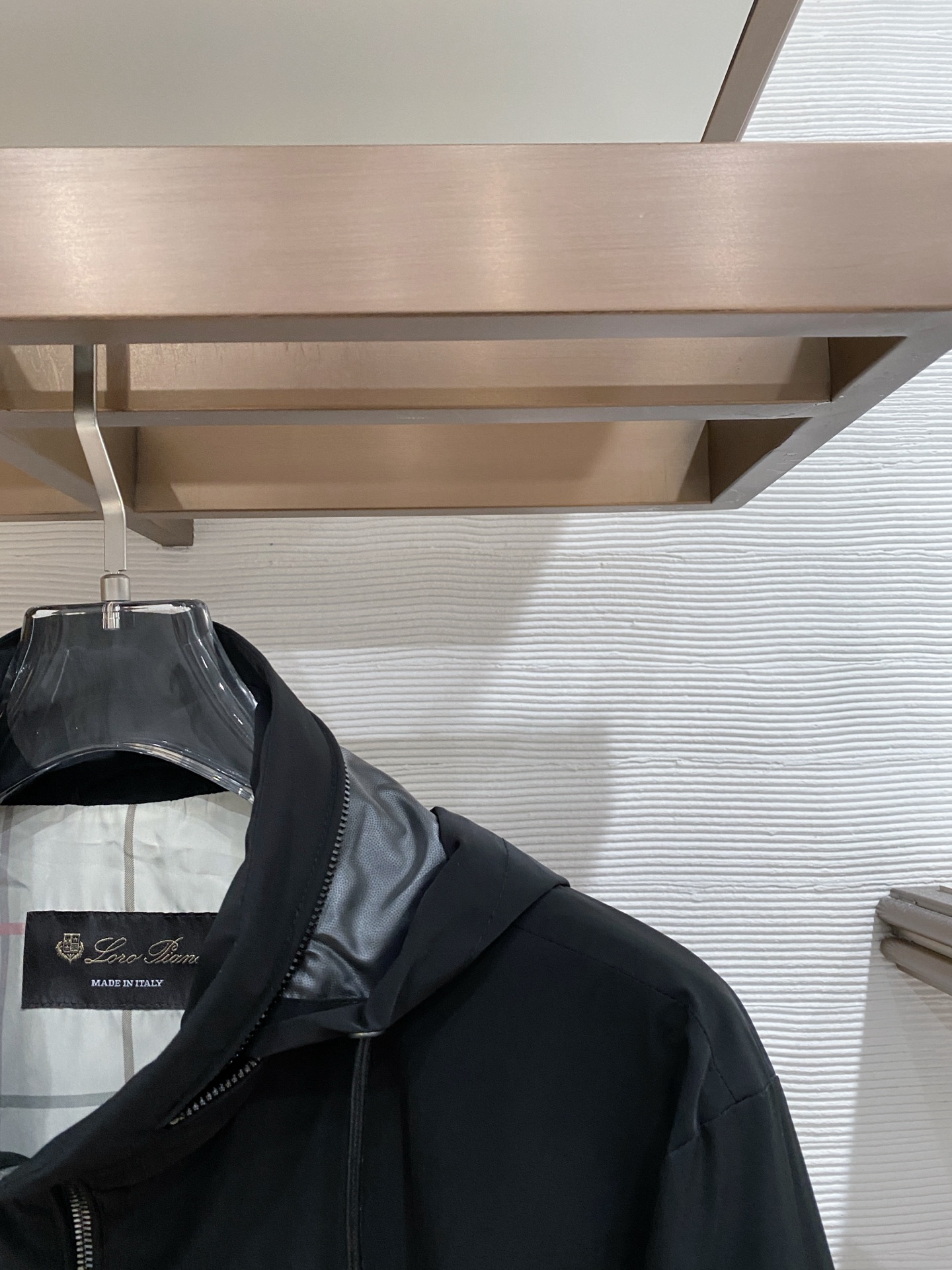 🆕Loro piana26男士连帽夹克外套 系列‼️‼️桑蚕丝醋酸面料，高端定制经典的英式传承依旧时尚韵