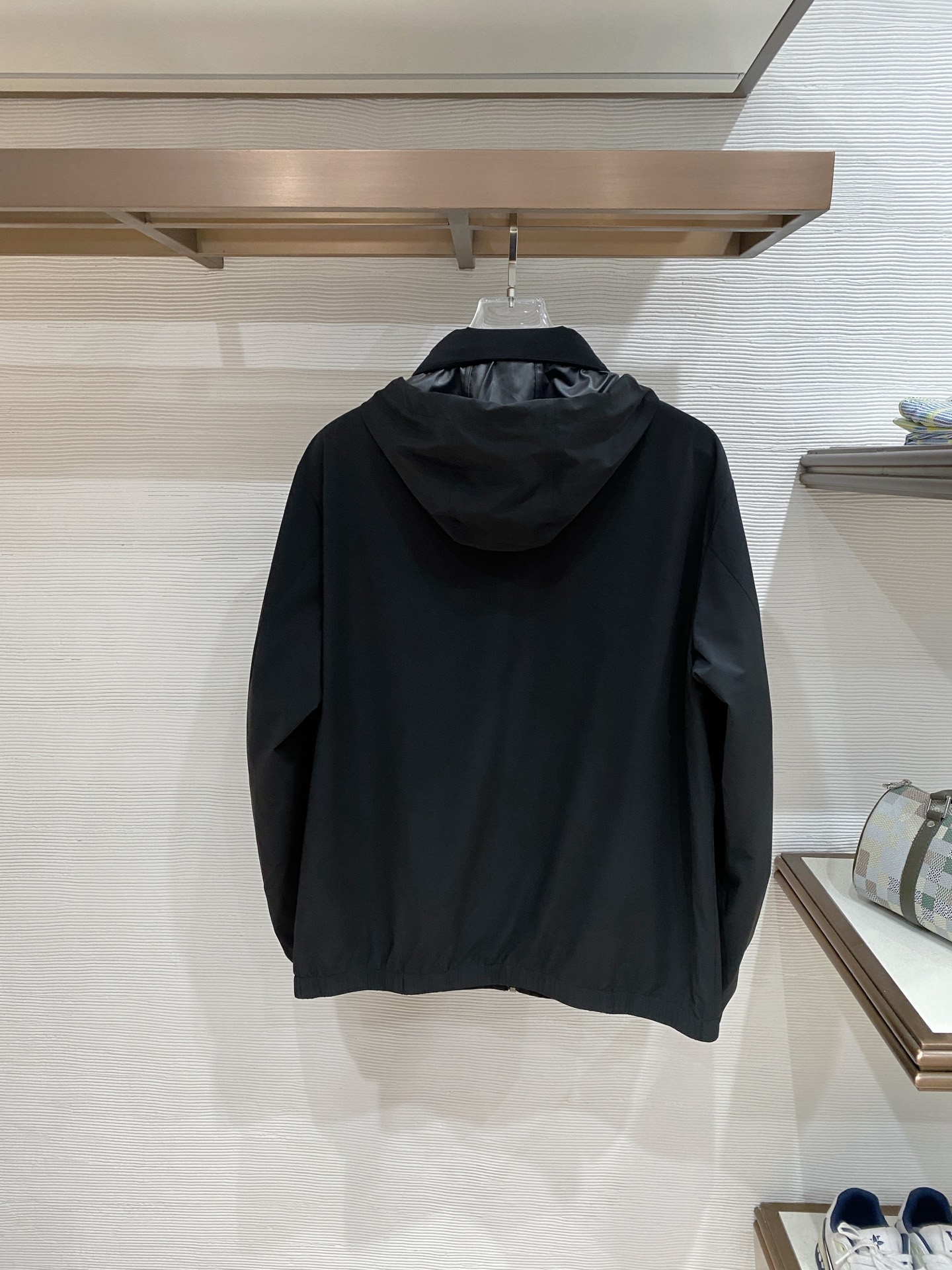 🆕Loro piana26男士连帽夹克外套 系列‼️‼️桑蚕丝醋酸面料，高端定制经典的英式传承依旧时尚韵