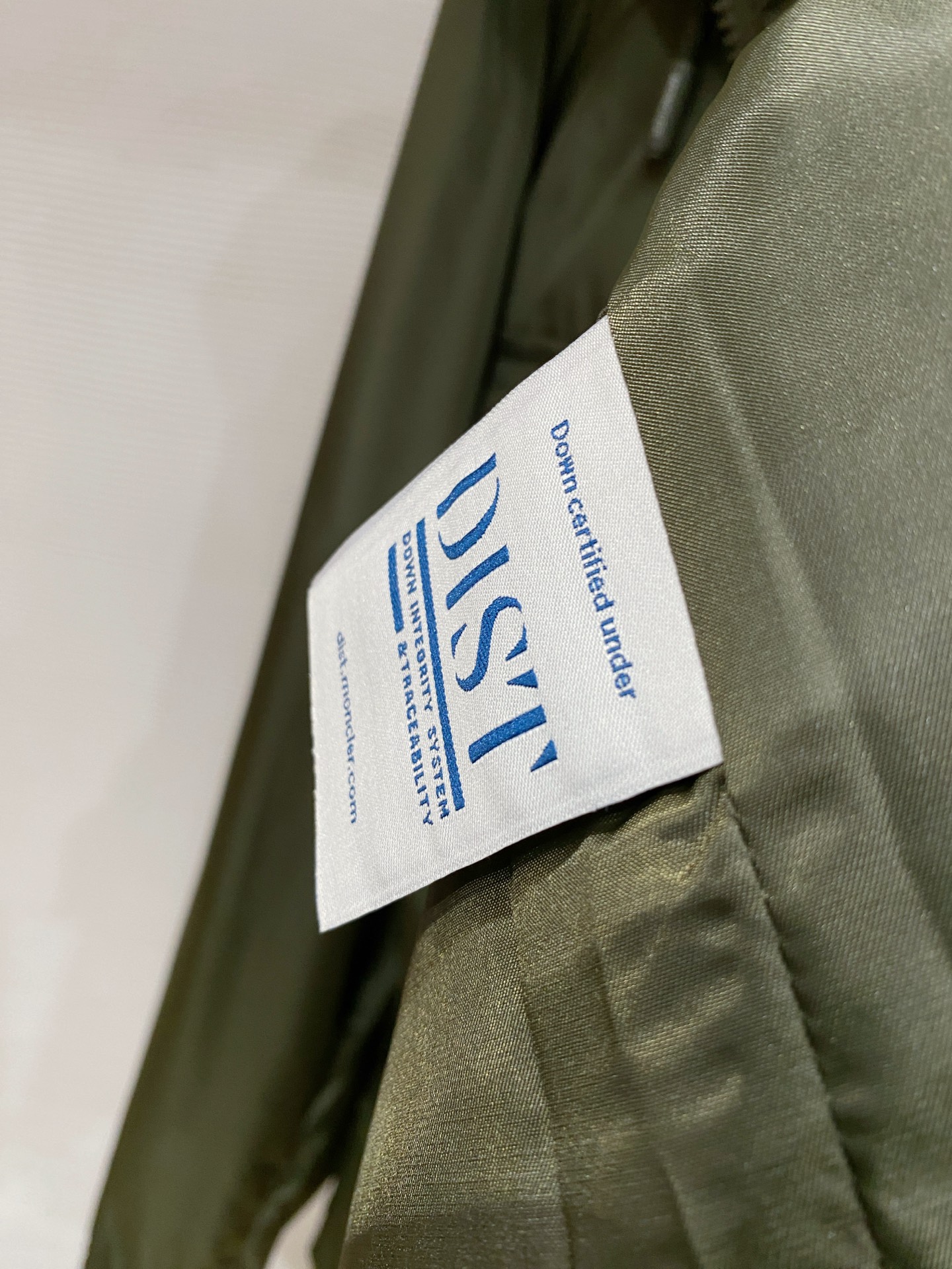 蒙口26男士连帽夹克外套 系列‼️‼️桑蚕丝醋酸面料，高端定制经典的英式传承依旧时尚韵味浓郁.独具一格的