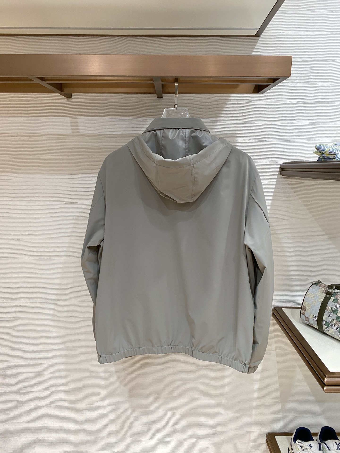 🆕Loro piana26男士连帽夹克外套 系列‼️‼️桑蚕丝醋酸面料，高端定制经典的英式传承依旧时尚韵