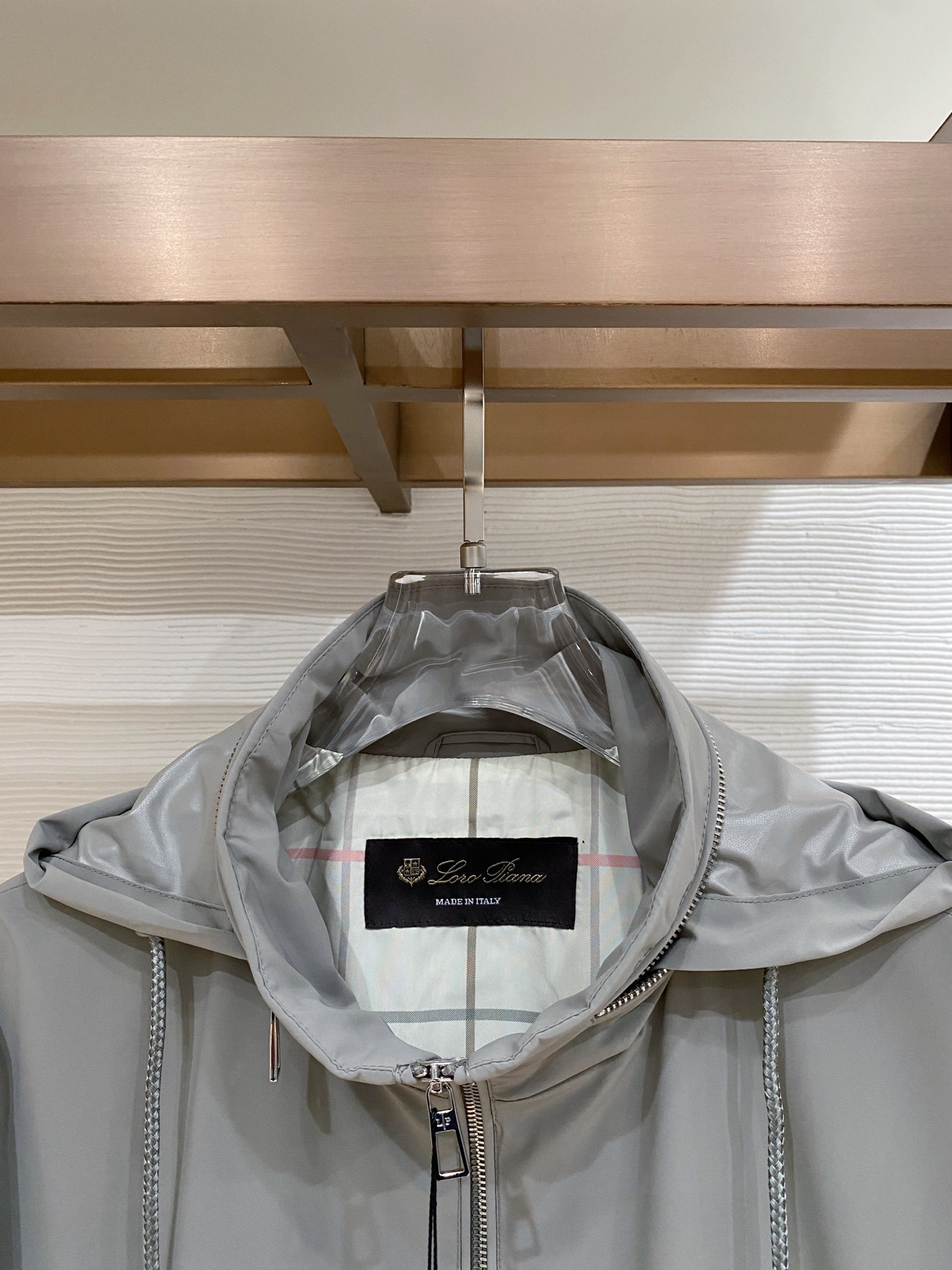 🆕Loro piana26男士连帽夹克外套 系列‼️‼️桑蚕丝醋酸面料，高端定制经典的英式传承依旧时尚韵