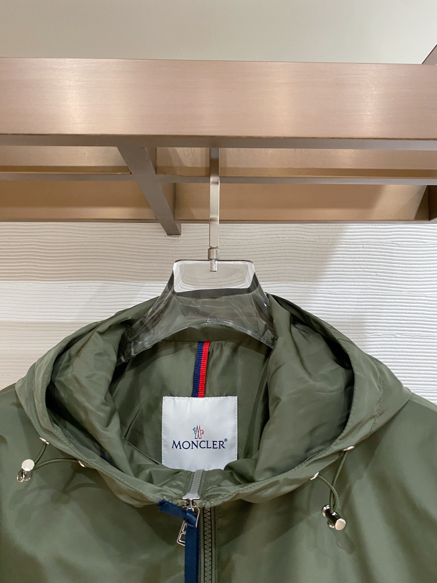 🆕LV26男士连帽夹克外套 系列‼️‼️桑蚕丝醋酸面料，高端定制经典的英式传承依旧时尚韵味浓郁.独具一格