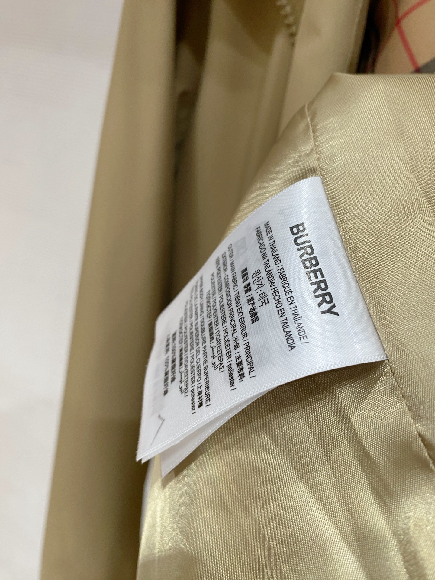 巴宝莉26男士连帽夹克外套 系列‼️‼️桑蚕丝醋酸面料，高端定制经典的英式传承依旧时尚韵味浓郁.独具一格