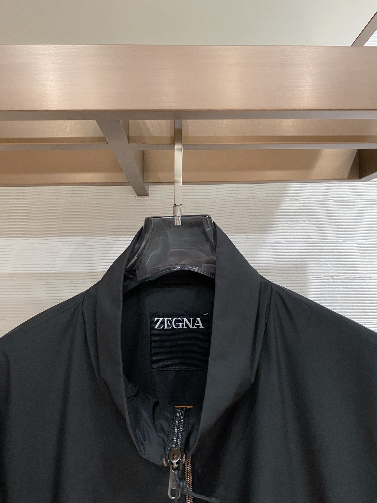 杰尼亚立领26男士连帽夹克外套 系列‼️‼️桑蚕丝醋酸面料，高端定制经典的英式传承依旧时尚韵味浓郁.独具