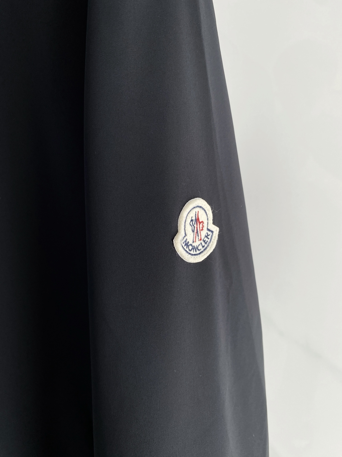 Moncler 蒙口 2026ss春季新款连帽夹克外套全高端版本！高定专柜面料辅料，透气舒适度高，细节无