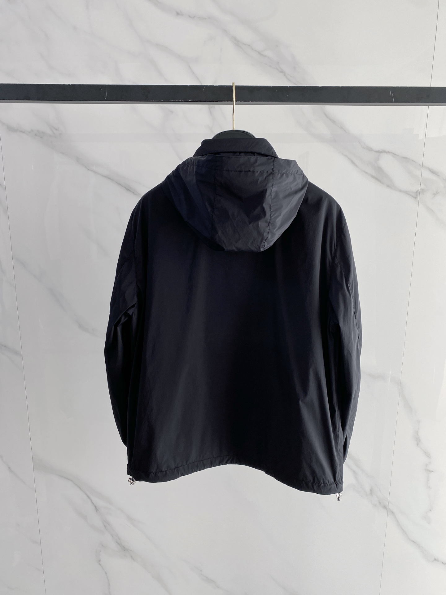 Prada 普拉达 2026ss春季新款连帽夹克外套全高端版本！高定专柜面料辅料，透气舒适度高，细节无可