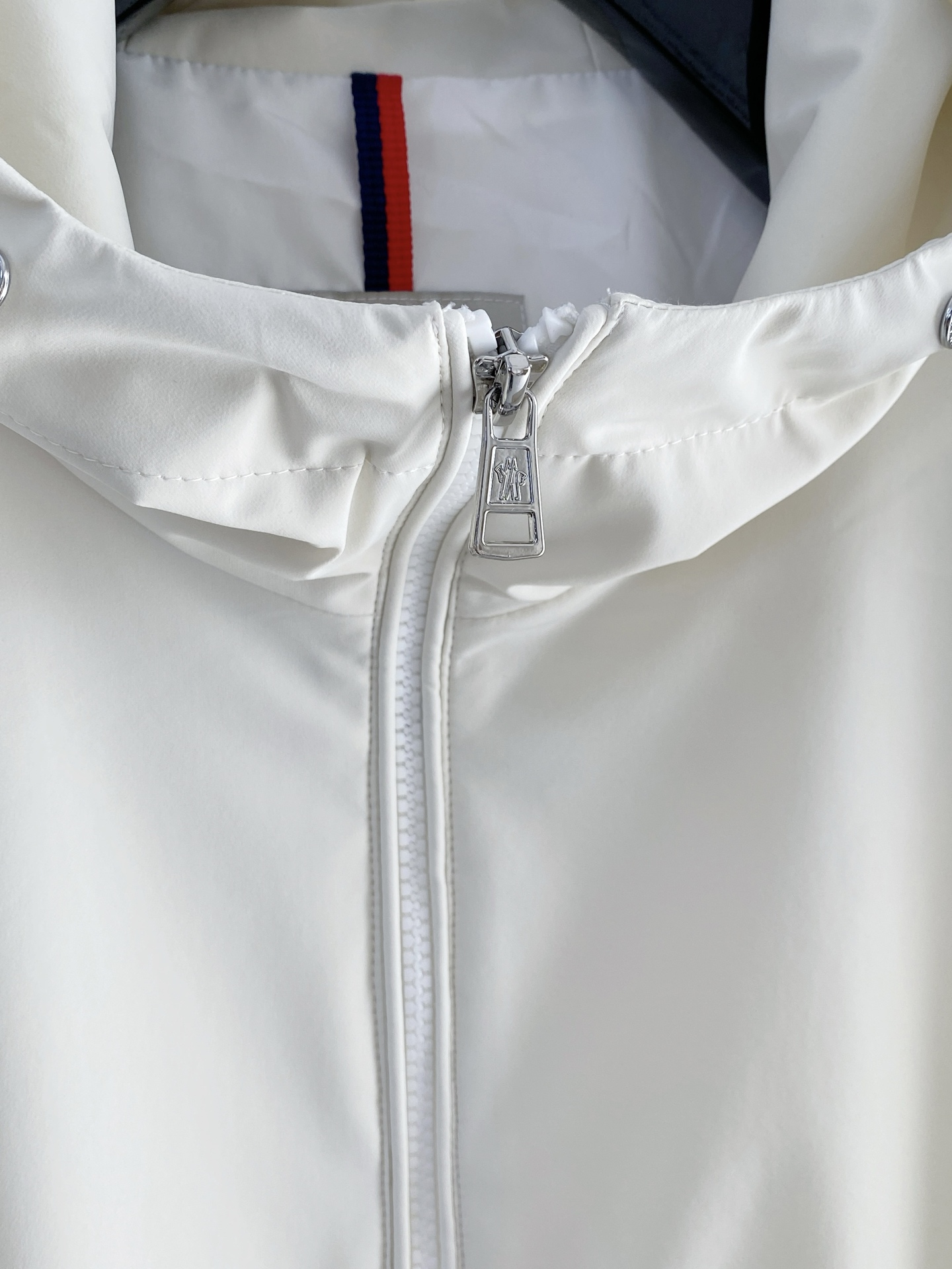 Moncler 蒙口 2026ss春季新款连帽夹克外套全高端版本！高定专柜面料辅料，透气舒适度高，细节无