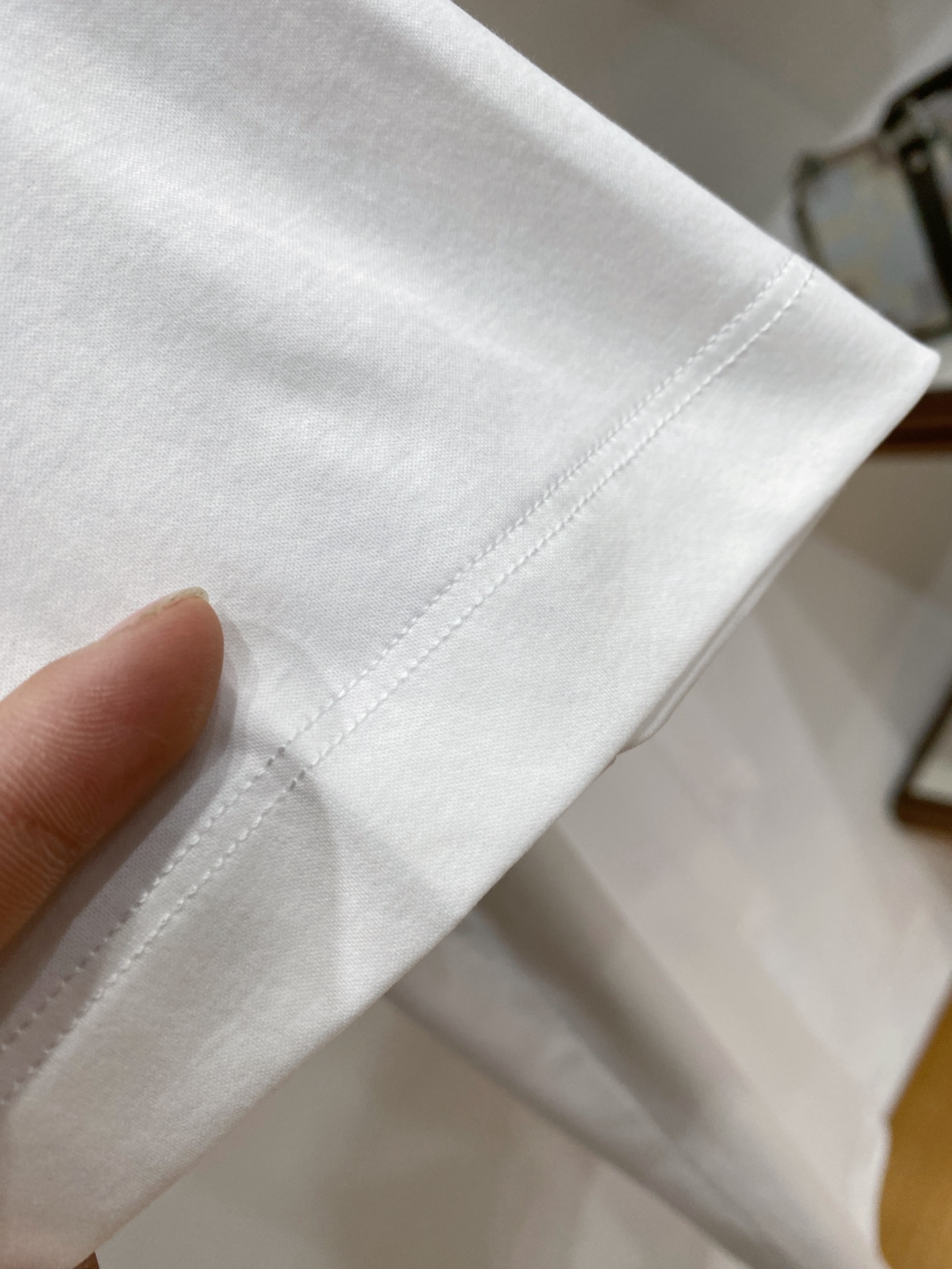 爱马家26春夏同款大马绣花丝光棉T恤颜色：白色 蓝色 绿色码数：M-3XL型号