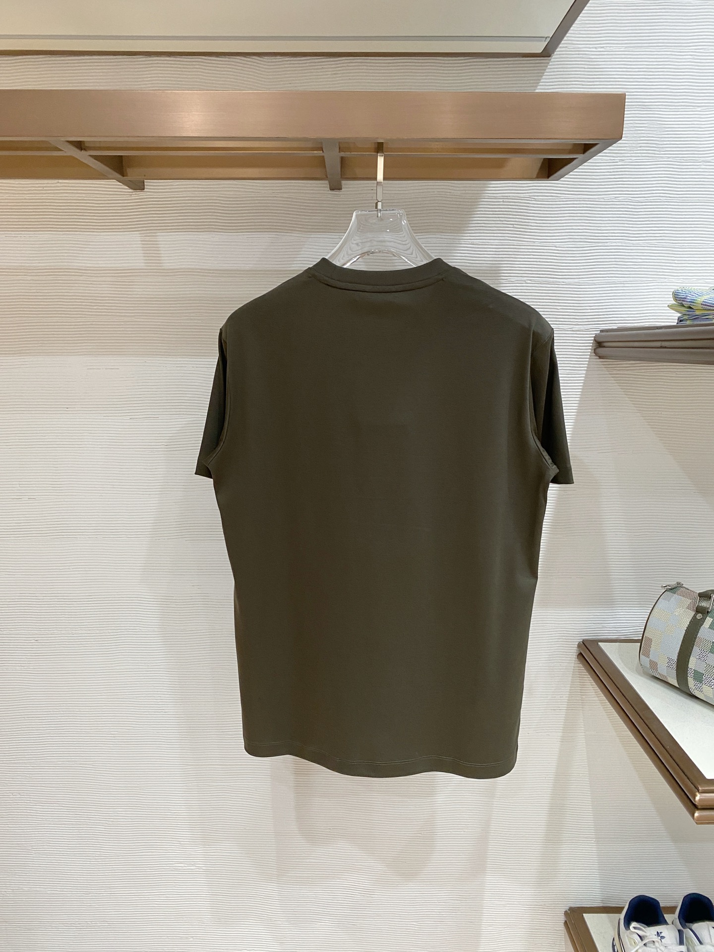 爱马家26春夏同款大马绣花丝光棉T恤颜色：白色 蓝色 绿色码数：M-3XL型号