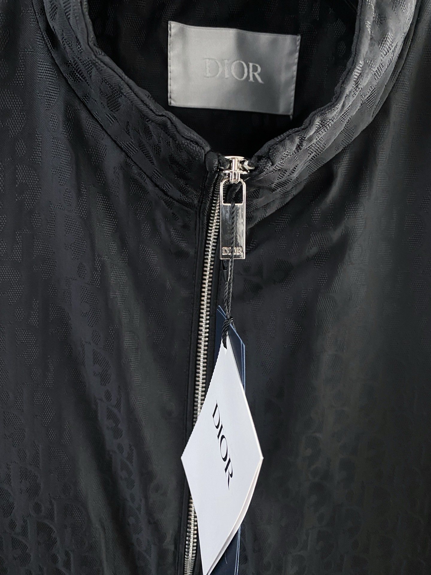 Dior 迪奥 2026ss春季新款立领夹克外套全高端版本！高定专柜面料辅料，透气舒适度高，细节无可挑剔