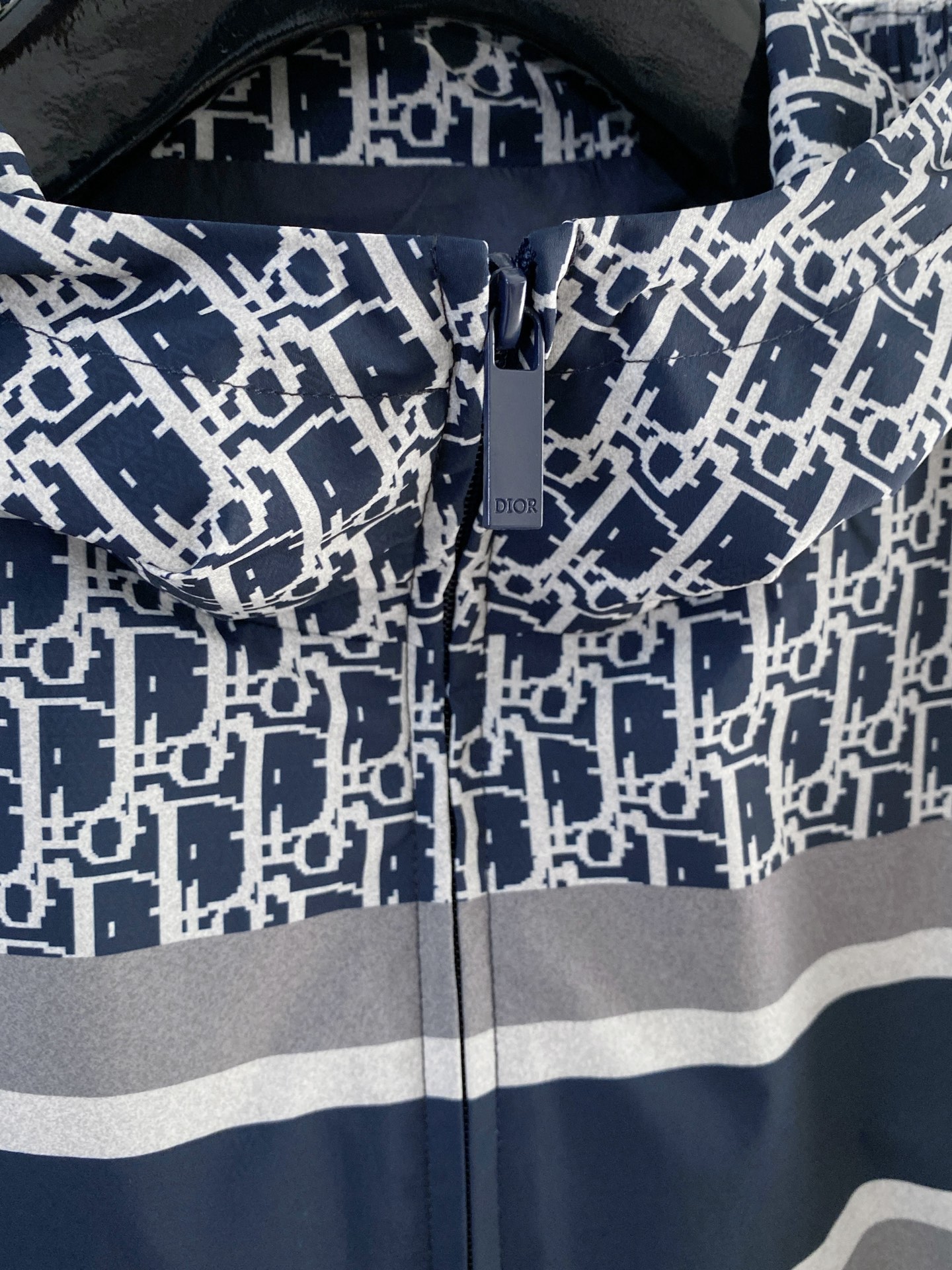 Dior 迪奥 2026ss春季新款夹克外套全高端版本！高定专柜面料辅料，透气舒适度高，细节无可挑剔，做