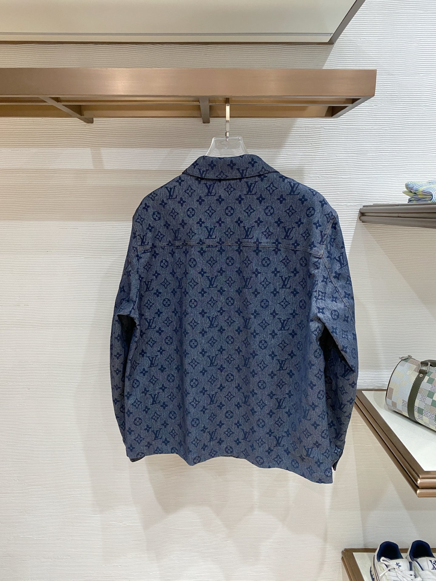 LV 大爆款 2026ss春季新款夹克外套全高端版本！高定专柜面料辅料，透气舒适度高，细节无可挑剔，做工