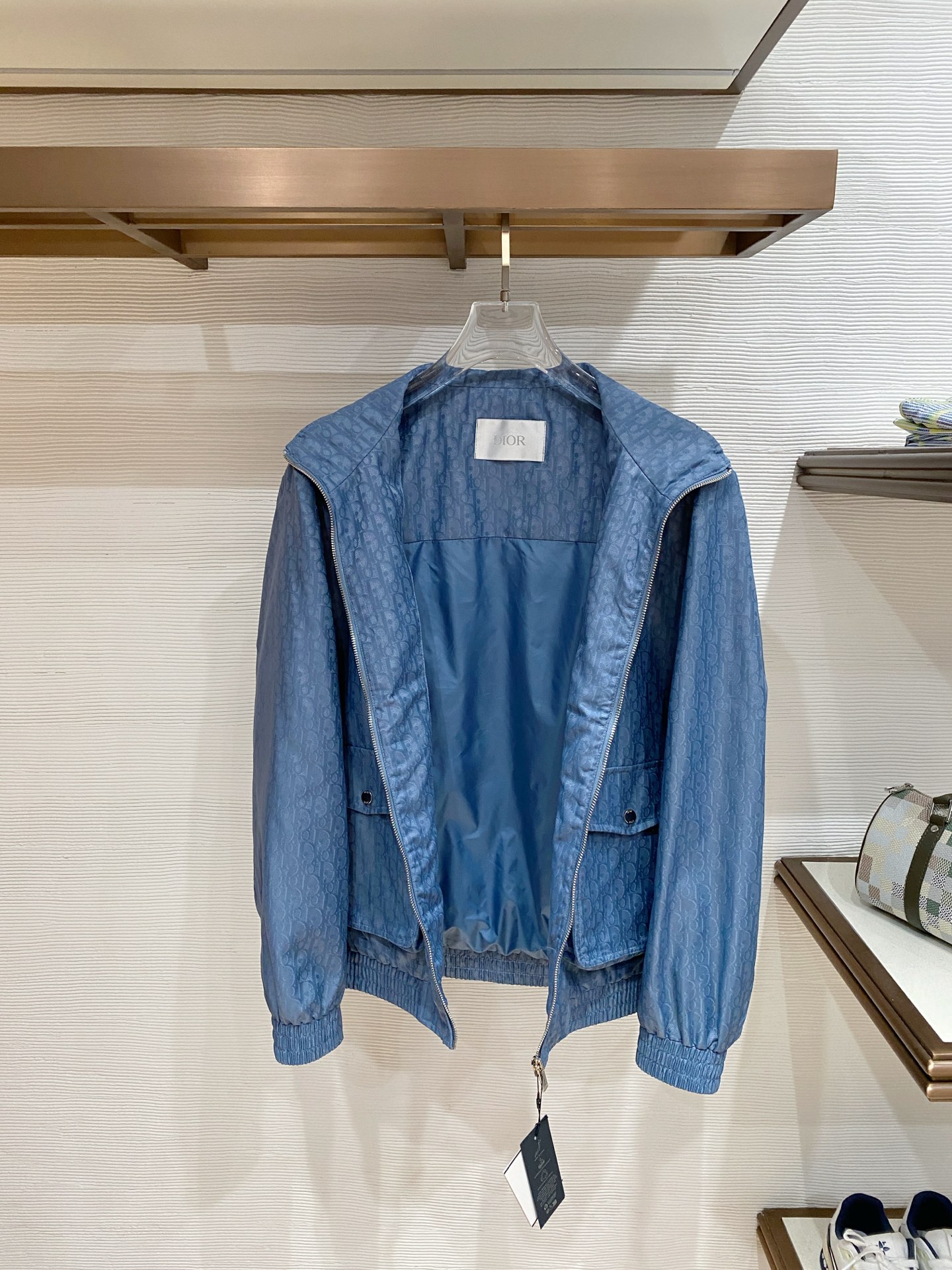 Dior 迪奥 2026ss春季新款立领夹克外套全高端版本！高定专柜面料辅料，透气舒适度高，细节无可挑剔