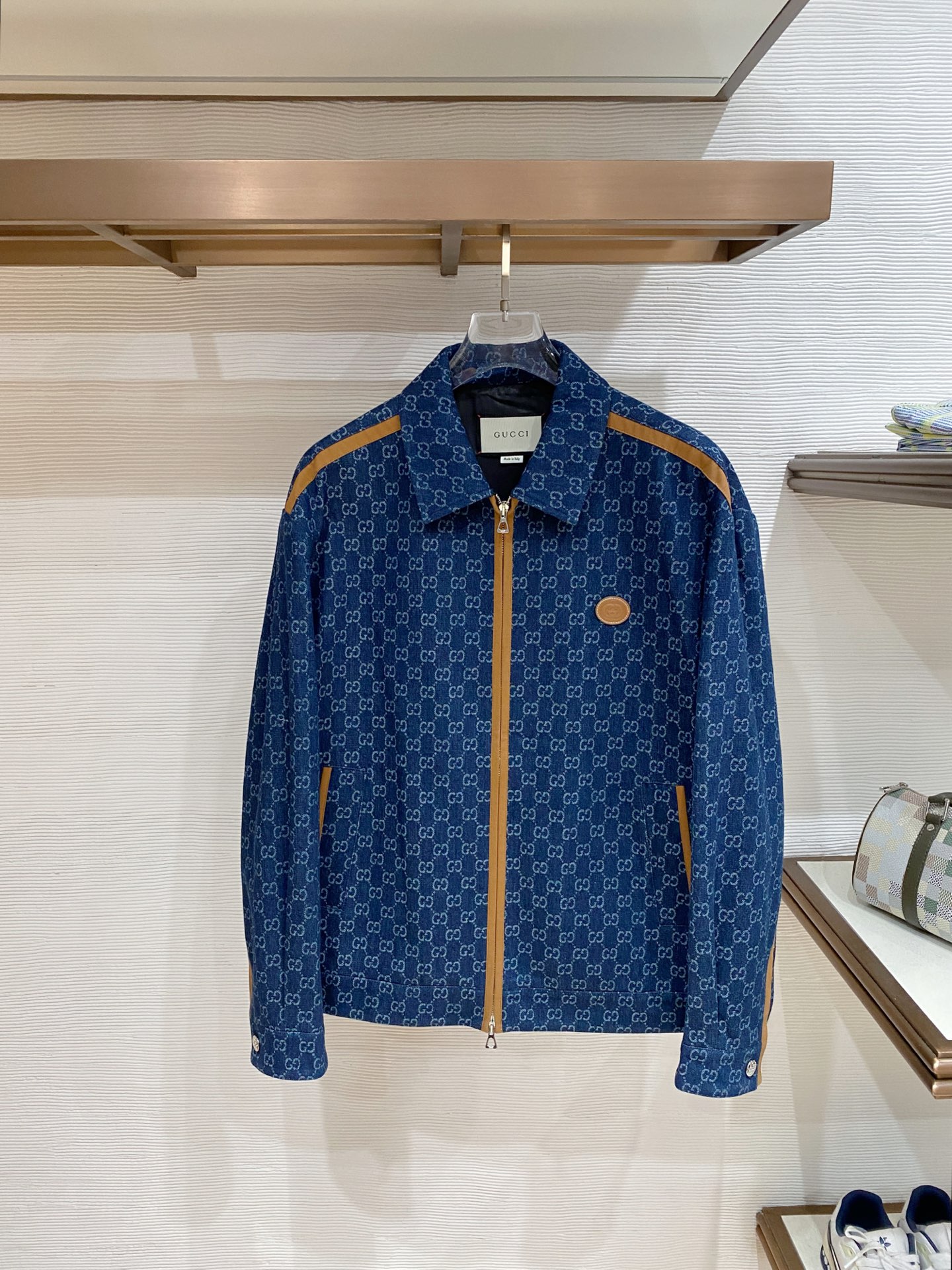 NO:758165,Gucci 2026ss new spring jacket, full high-end version!  Haute couture counter fabric accessories, high breathability and comfort, impeccable details, exquisite workmanship and complex craftsmanship, casual tailoring, awesome upper body shape, color black blue, code size 48-58,,gucci,jackets & coats,jackets & coats,19860909Gucci 古齐 2026ss春季新款夹克外套 全高端版本！高定专柜面料辅料,透气舒适度高,细节无可挑剔,做工考究工艺复杂,呈现休闲裁剪,上身版型超赞 颜色黑色 蓝色 码数48-58,,gucci,jackets & coats,jackets & coats,,Men's clothing