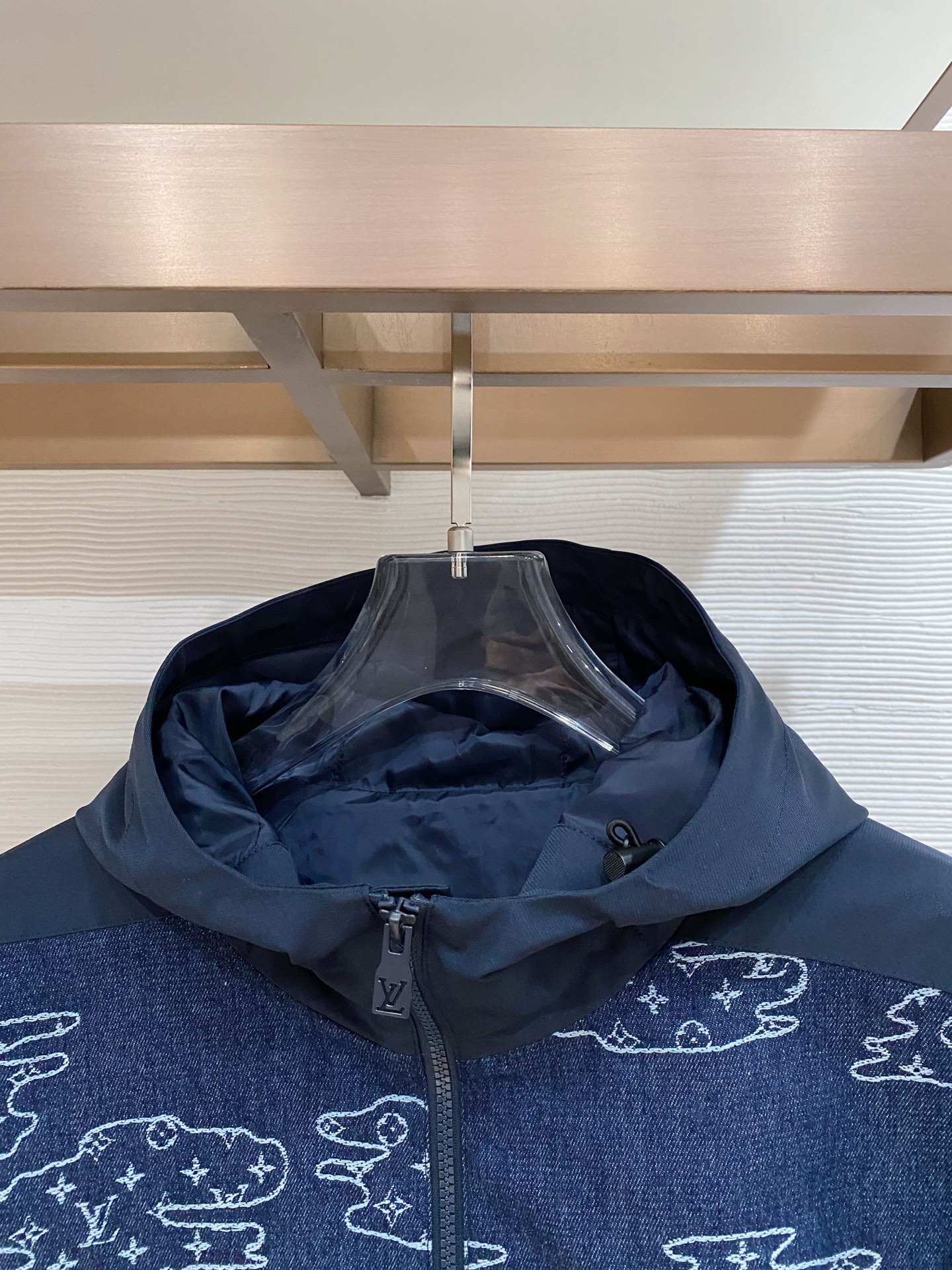 LV 2026ss春季新款夹克外套全高端版本！高定专柜面料辅料，透气舒适度高，细节无可挑剔，做工考究工艺