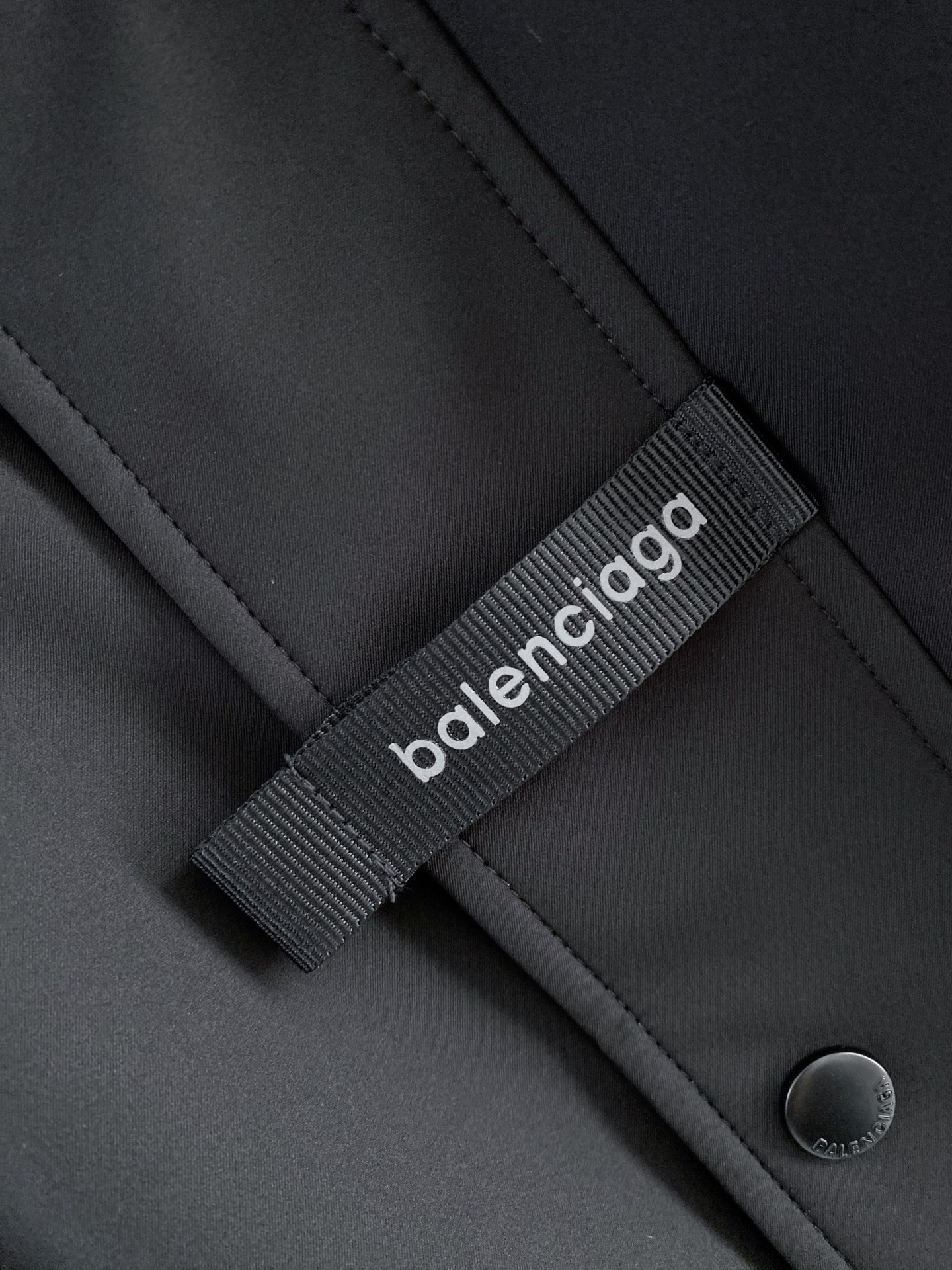 Balenciaga 巴黎世家 2026ss春季新款连帽夹克外套全高端版本！高定专柜面料辅料，透气舒适度