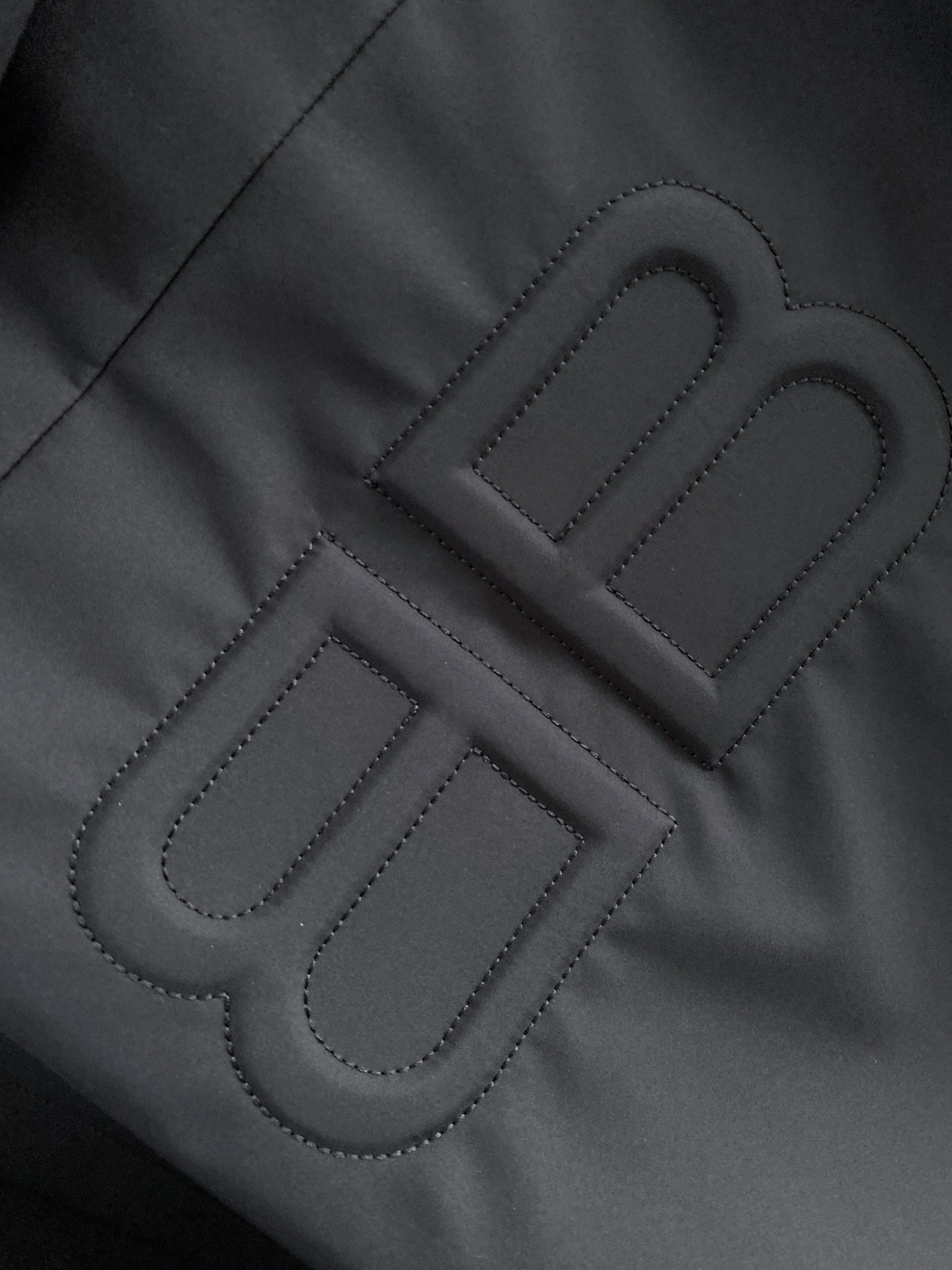 Balenciaga 巴黎世家 2026ss春季新款连帽夹克外套全高端版本！高定专柜面料辅料，透气舒适度