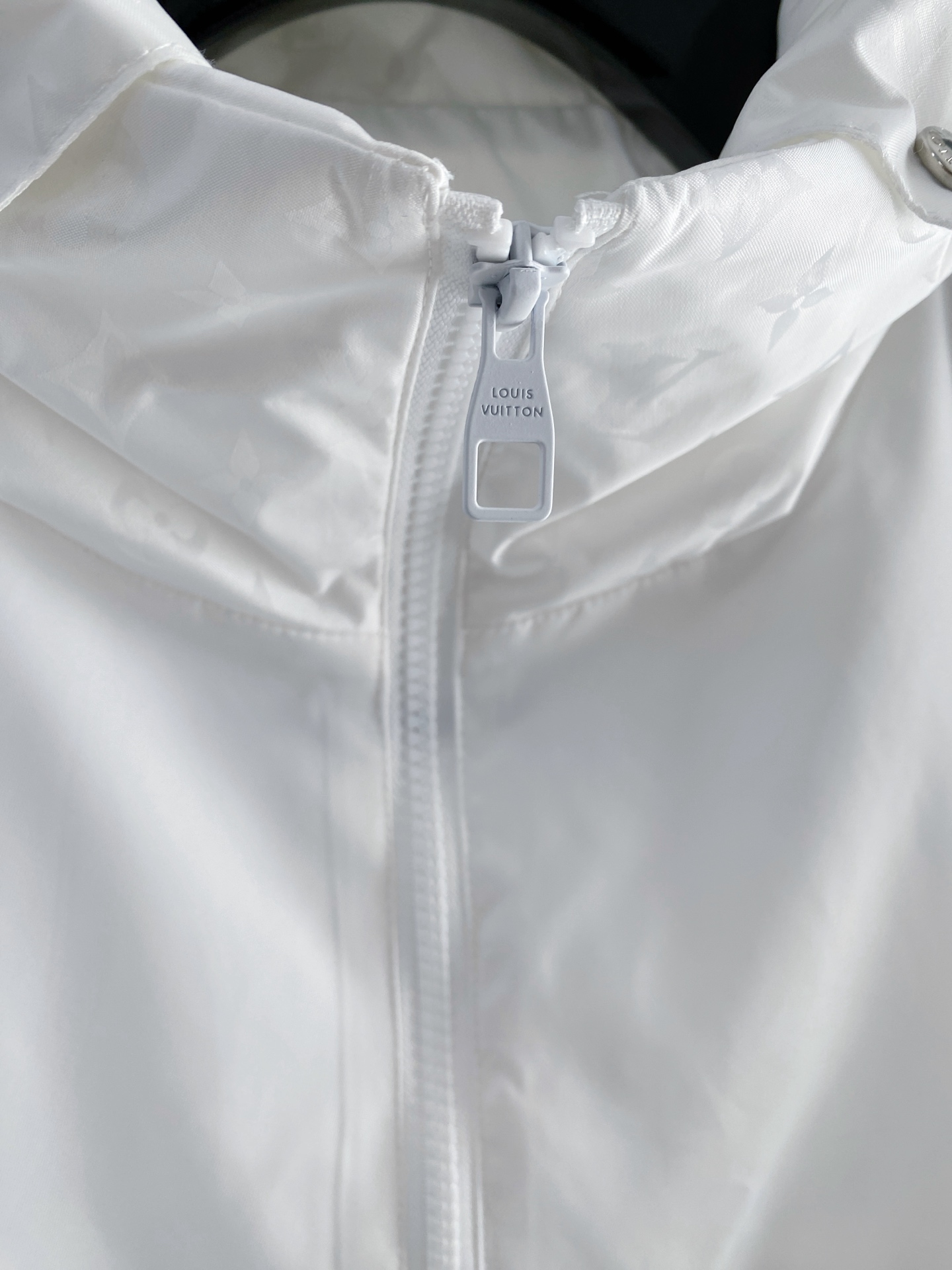 LV 2026ss春季新款夹克外套全高端版本！高定专柜面料辅料，透气舒适度高，细节无可挑剔，做工考究工艺