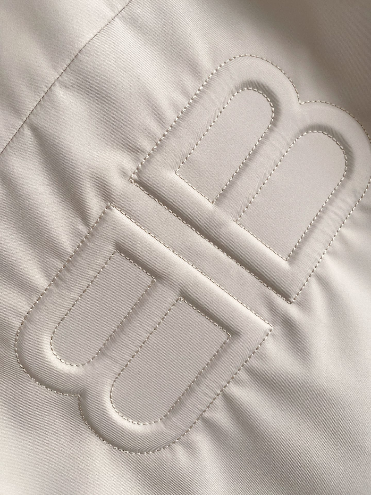 Balenciaga 巴黎世家 2026ss春季新款连帽夹克外套全高端版本！高定专柜面料辅料，透气舒适度