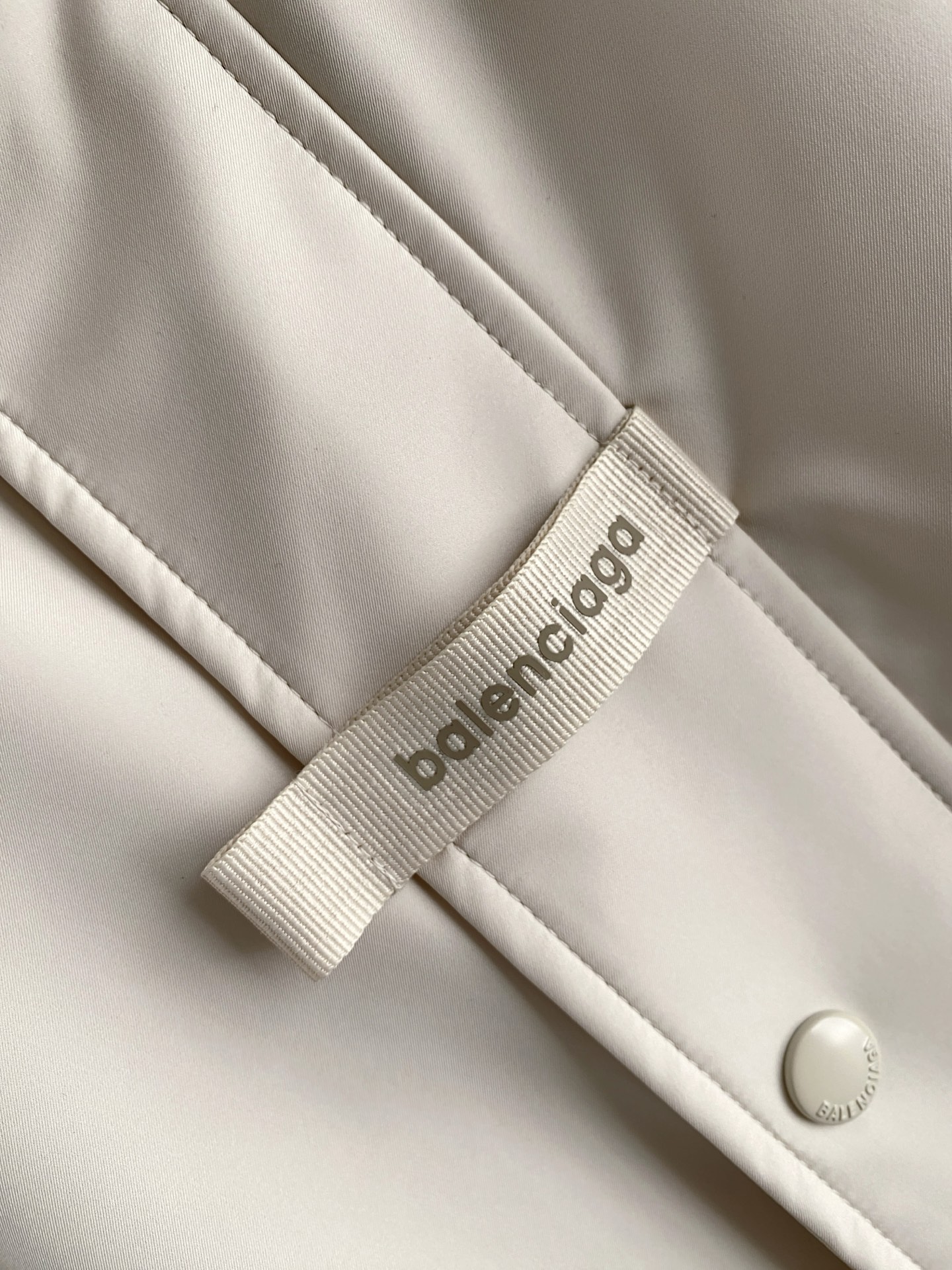 Balenciaga 巴黎世家 2026ss春季新款连帽夹克外套全高端版本！高定专柜面料辅料，透气舒适度