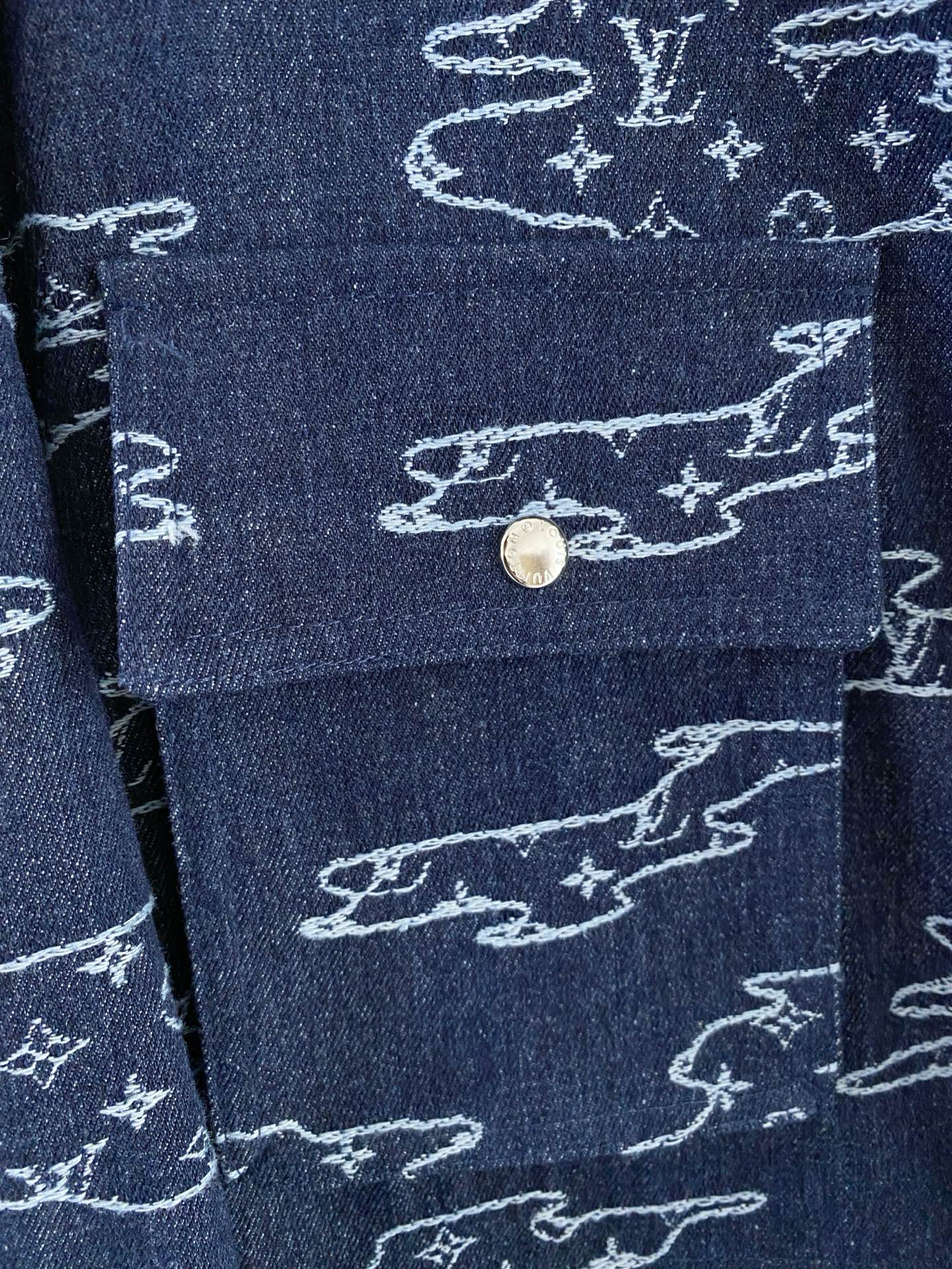 LV 2026ss春季新款夹克牛仔外套全高端版本！高定专柜面料辅料，透气舒适度高，细节无可挑剔，做工考究