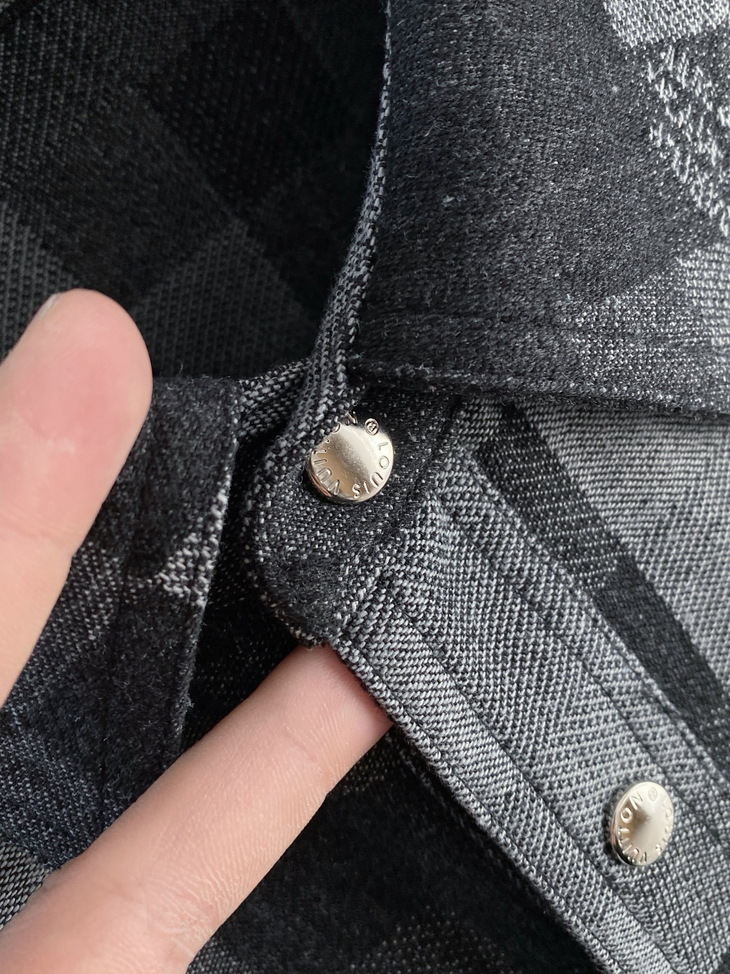 LV 袖子可拆卸 2026ss春季新款夹克牛仔外套全高端版本！高定专柜面料辅料，透气舒适度高，细节无可挑