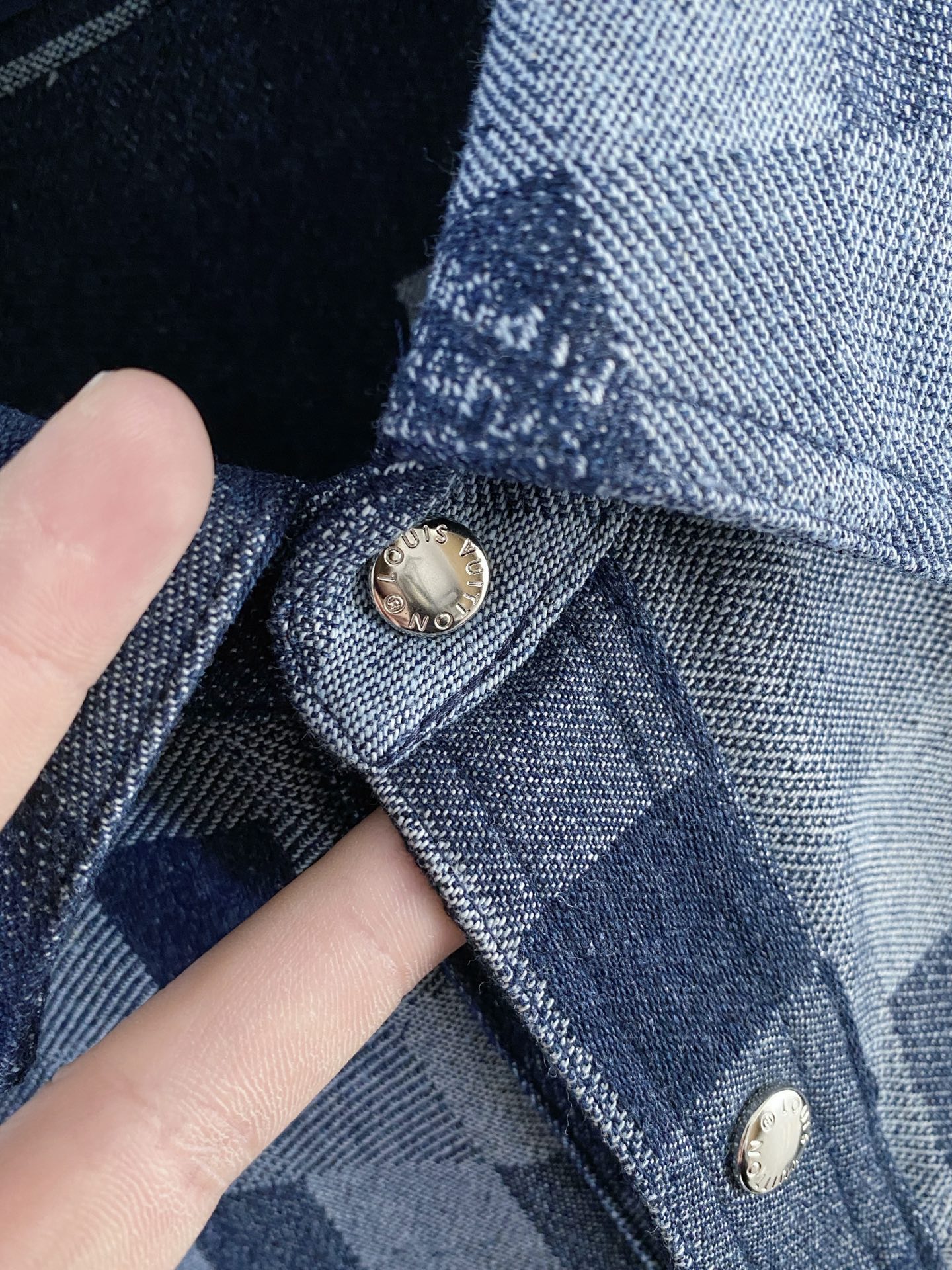 LV 袖子可拆卸 2026ss春季新款夹克牛仔外套全高端版本！高定专柜面料辅料，透气舒适度高，细节无可挑