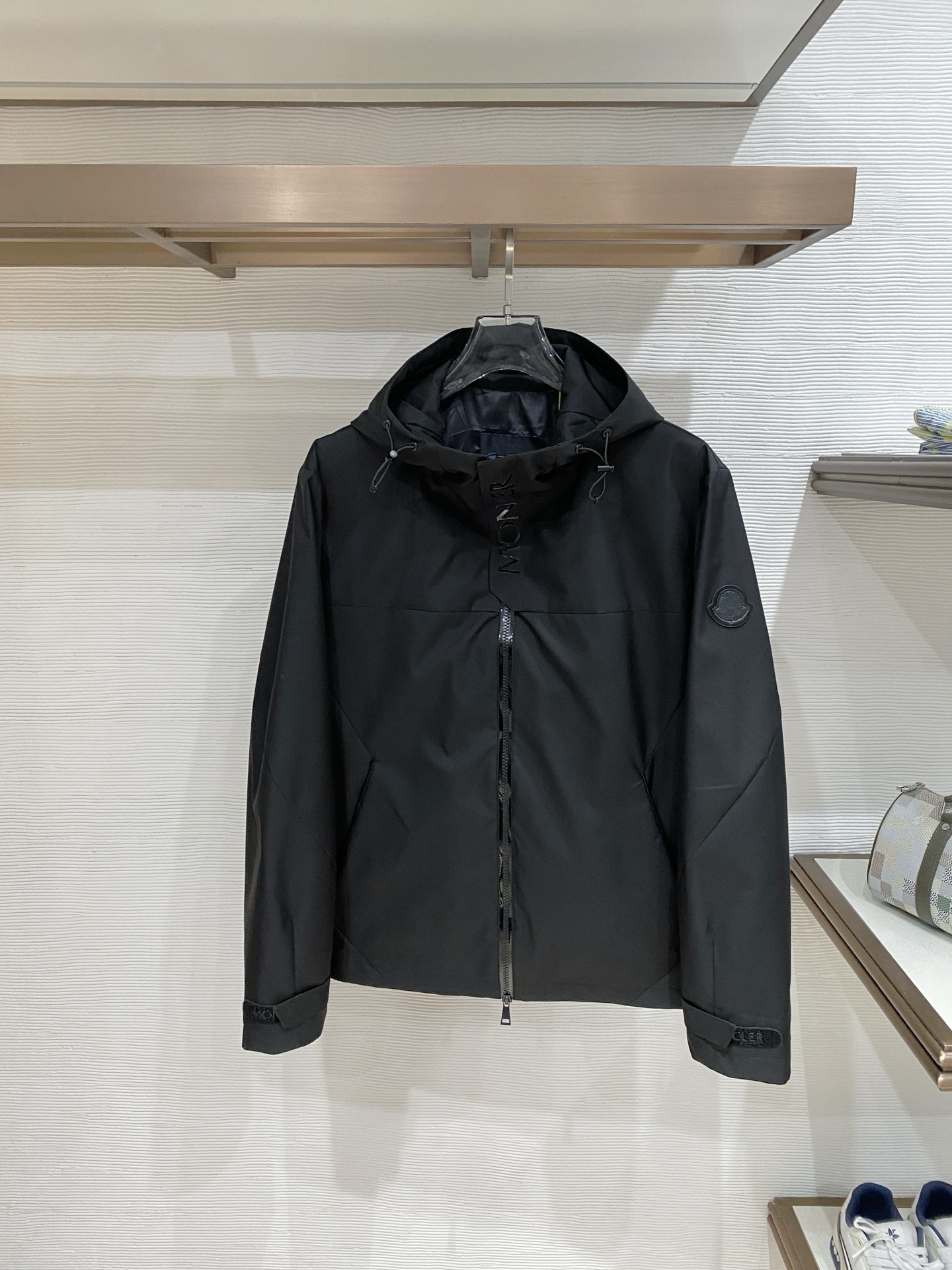 Moncler 蒙口 2026ss春季新款连帽夹克外套全高端版本！高定专柜面料辅料，透气舒适度高，细节无