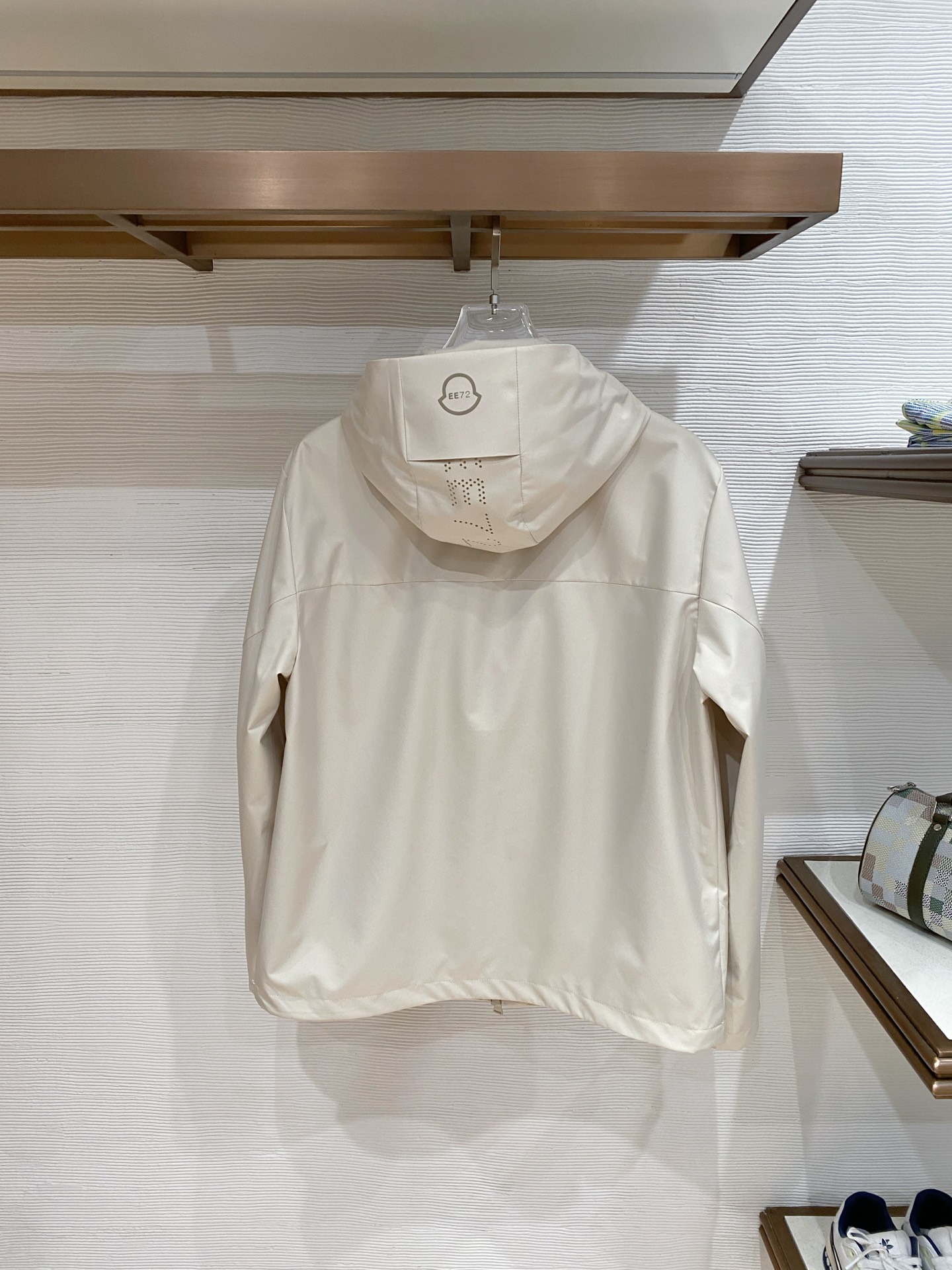 Moncler 蒙口 2026ss春季新款连帽夹克外套全高端版本！高定专柜面料辅料，透气舒适度高，细节无