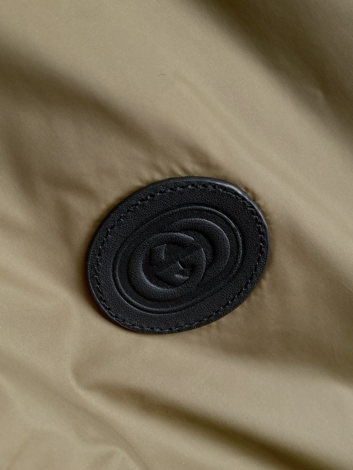 Gucci 古奇 双面穿 2026ss春季新款连帽夹克外套全高端版本！高定专柜面料辅料，透气舒适度高，细