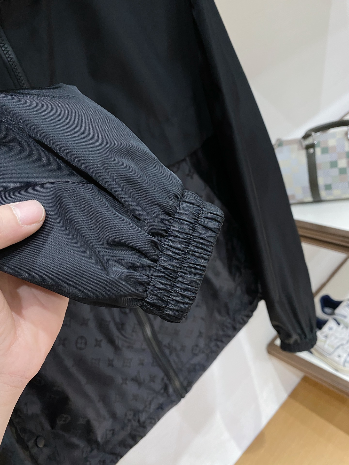 LV 2026ss春季新款夹克外套全高端版本！高定专柜面料辅料，透气舒适度高，细节无可挑剔，做工考究工艺