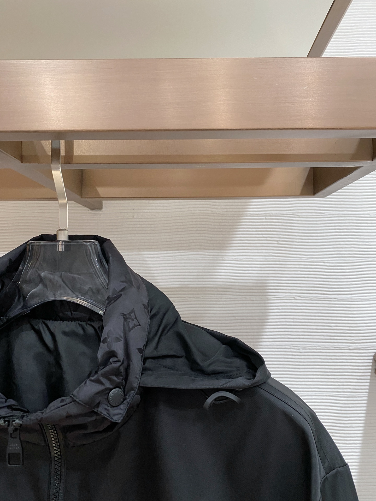 LV 2026ss春季新款夹克外套全高端版本！高定专柜面料辅料，透气舒适度高，细节无可挑剔，做工考究工艺