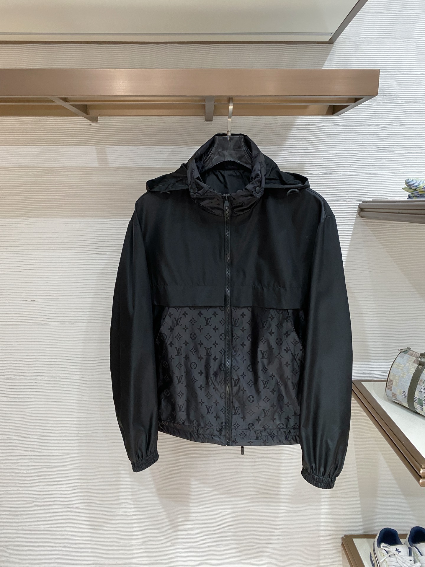 LV 2026ss春季新款夹克外套全高端版本！高定专柜面料辅料，透气舒适度高，细节无可挑剔，做工考究工艺