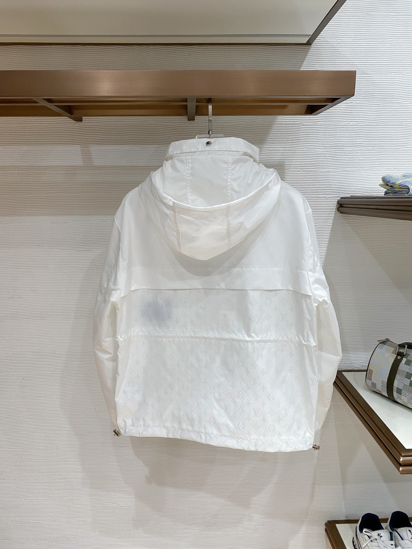 LV 2026ss春季新款夹克外套全高端版本！高定专柜面料辅料，透气舒适度高，细节无可挑剔，做工考究工艺