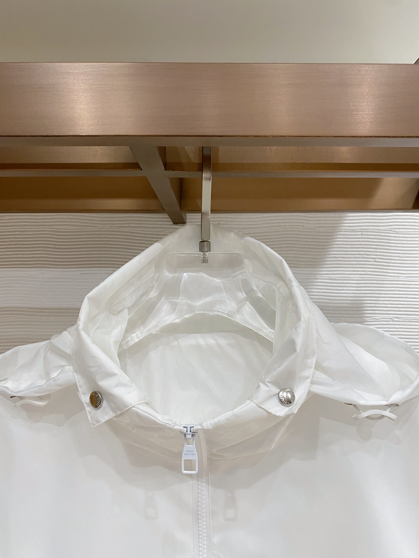 LV 2026ss春季新款夹克外套全高端版本！高定专柜面料辅料，透气舒适度高，细节无可挑剔，做工考究工艺