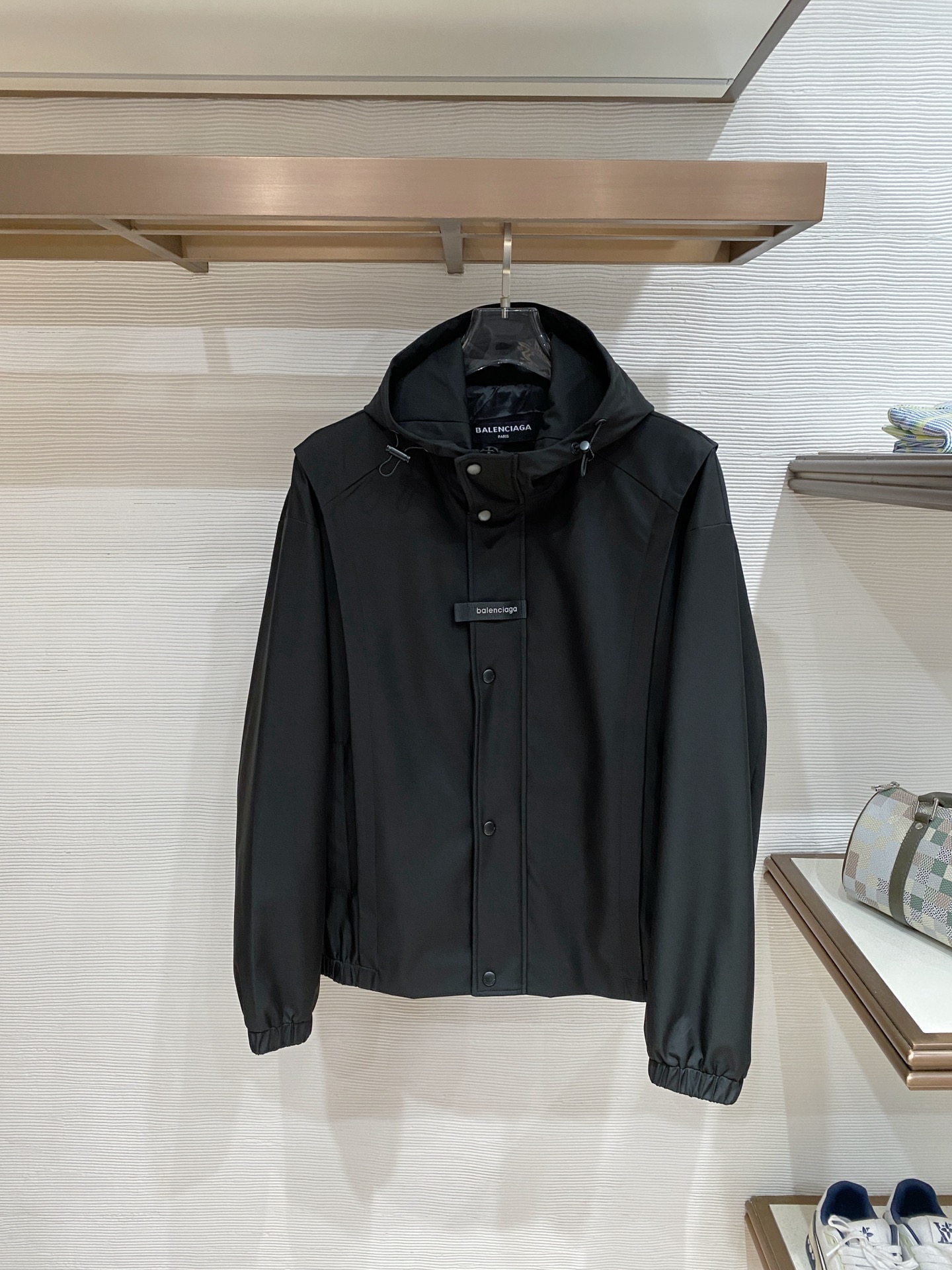 Balenciaga 巴黎世家 2026ss春季新款连帽夹克外套全高端版本！高定专柜面料辅料，透气舒适度