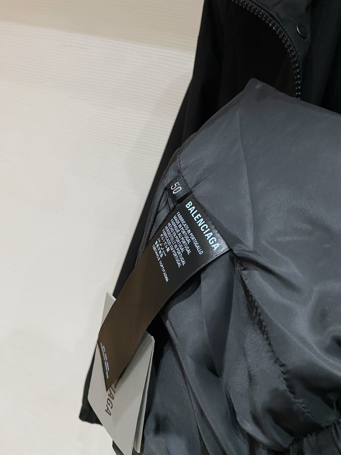 Balenciaga 巴黎世家 2026ss春季新款连帽夹克外套全高端版本！高定专柜面料辅料，透气舒适度