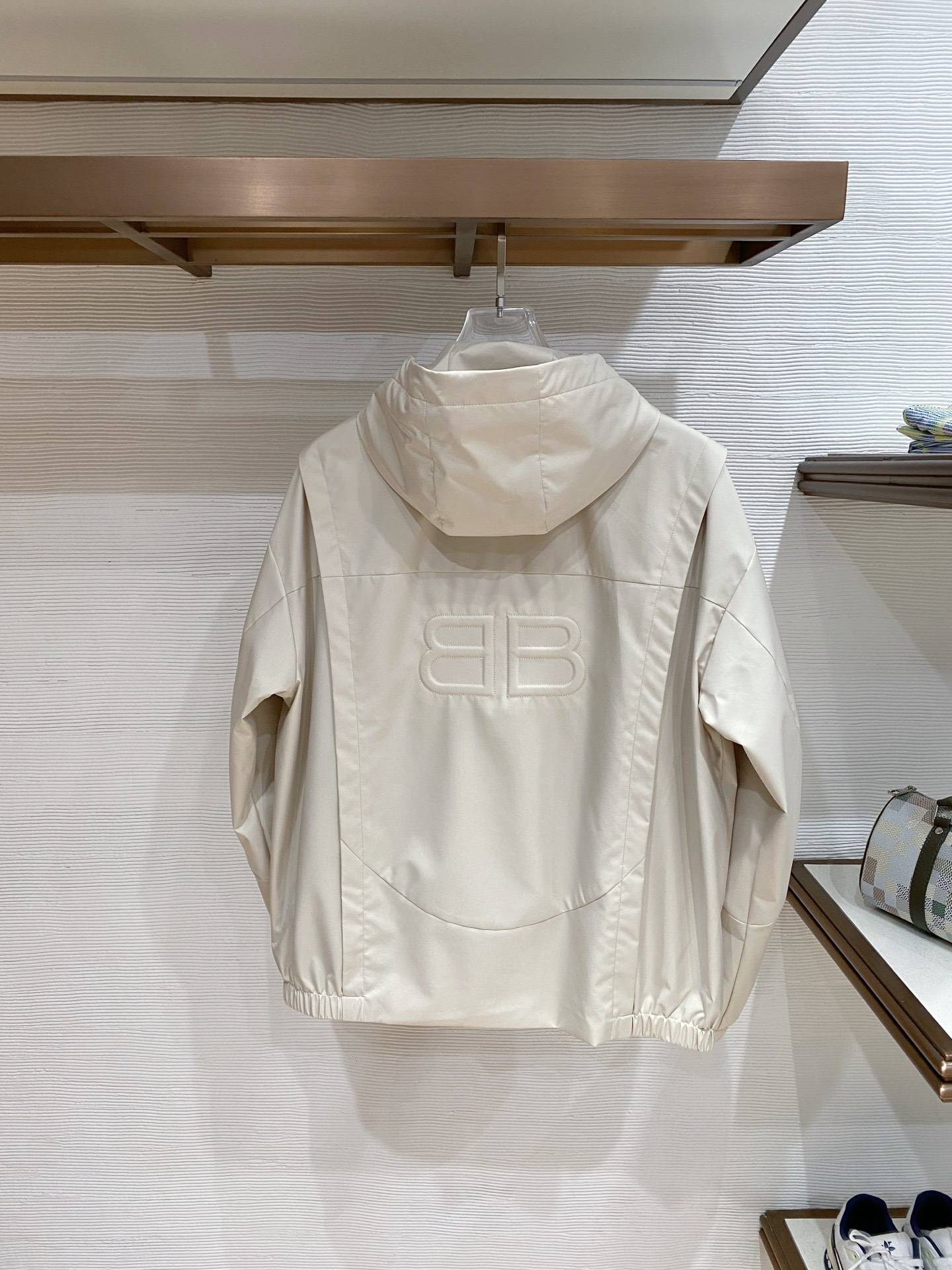 Balenciaga 巴黎世家 2026ss春季新款连帽夹克外套全高端版本！高定专柜面料辅料，透气舒适度