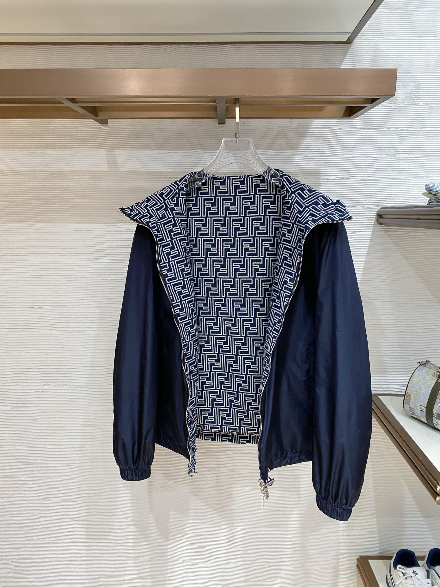 Fendi 芬迪 2026新款连帽夹克春装外套、双面可穿、新款发布、顶级品质>(夹克系列)专柜官网同步发