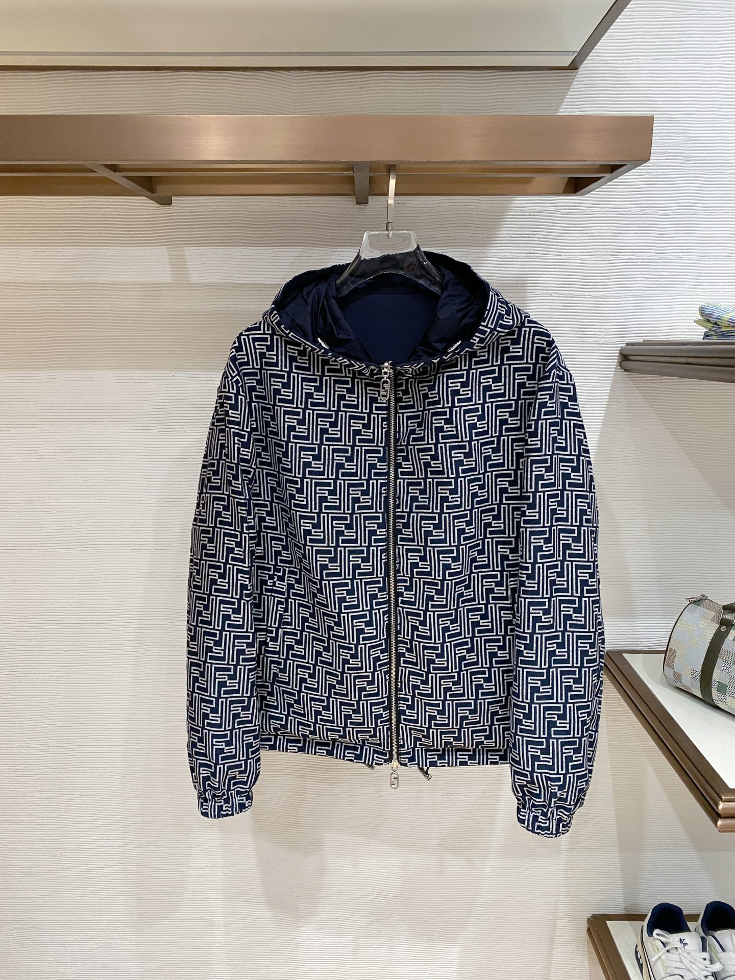 Fendi 芬迪 2026新款连帽夹克春装外套、双面可穿、新款发布、顶级品质>(夹克系列)专柜官网同步发