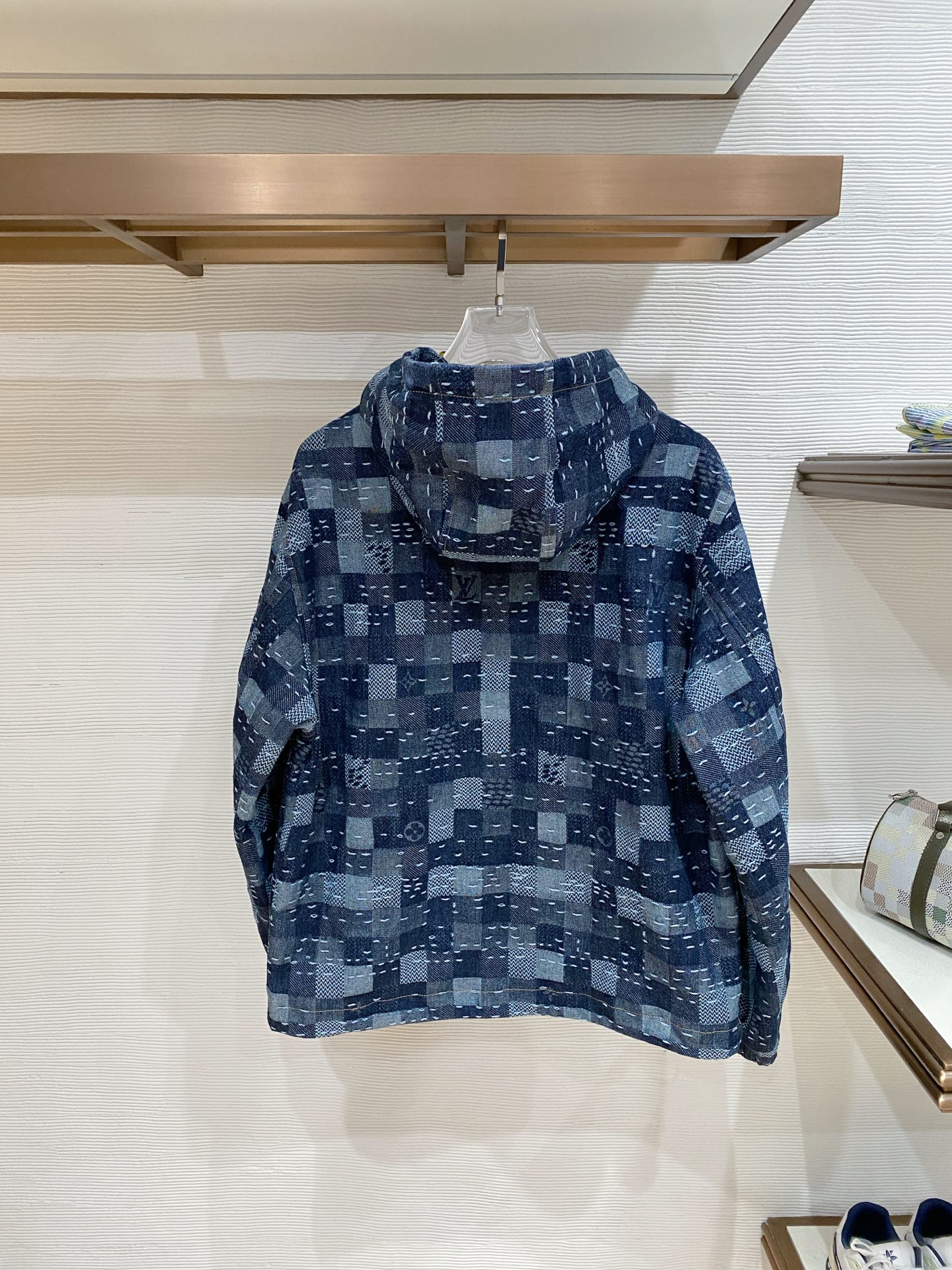 LV 2026ss春季新款夹克外套全高端版本！高定专柜面料辅料，透气舒适度高，细节无可挑剔，做工考究工艺