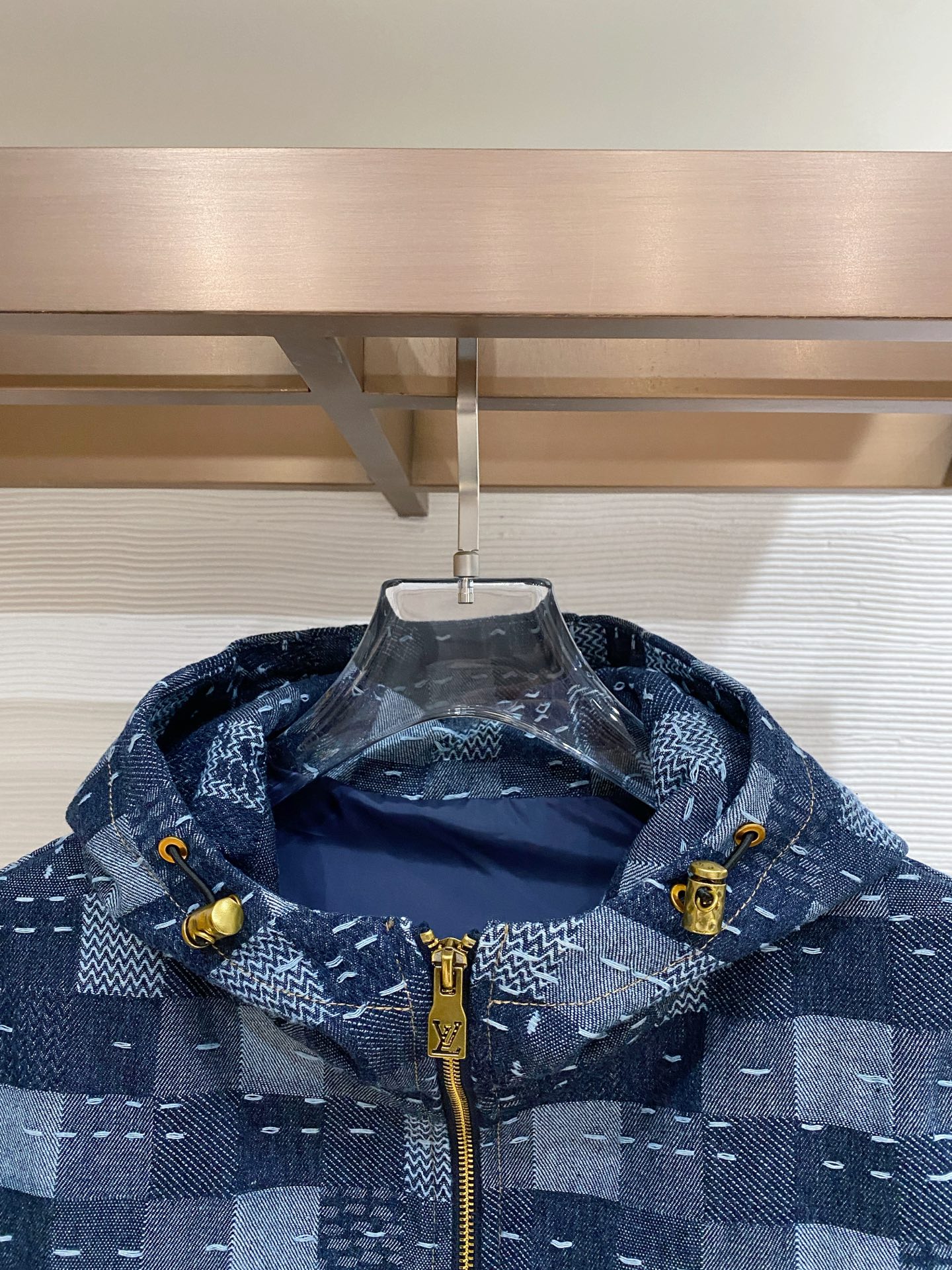 LV 2026ss春季新款夹克外套全高端版本！高定专柜面料辅料，透气舒适度高，细节无可挑剔，做工考究工艺