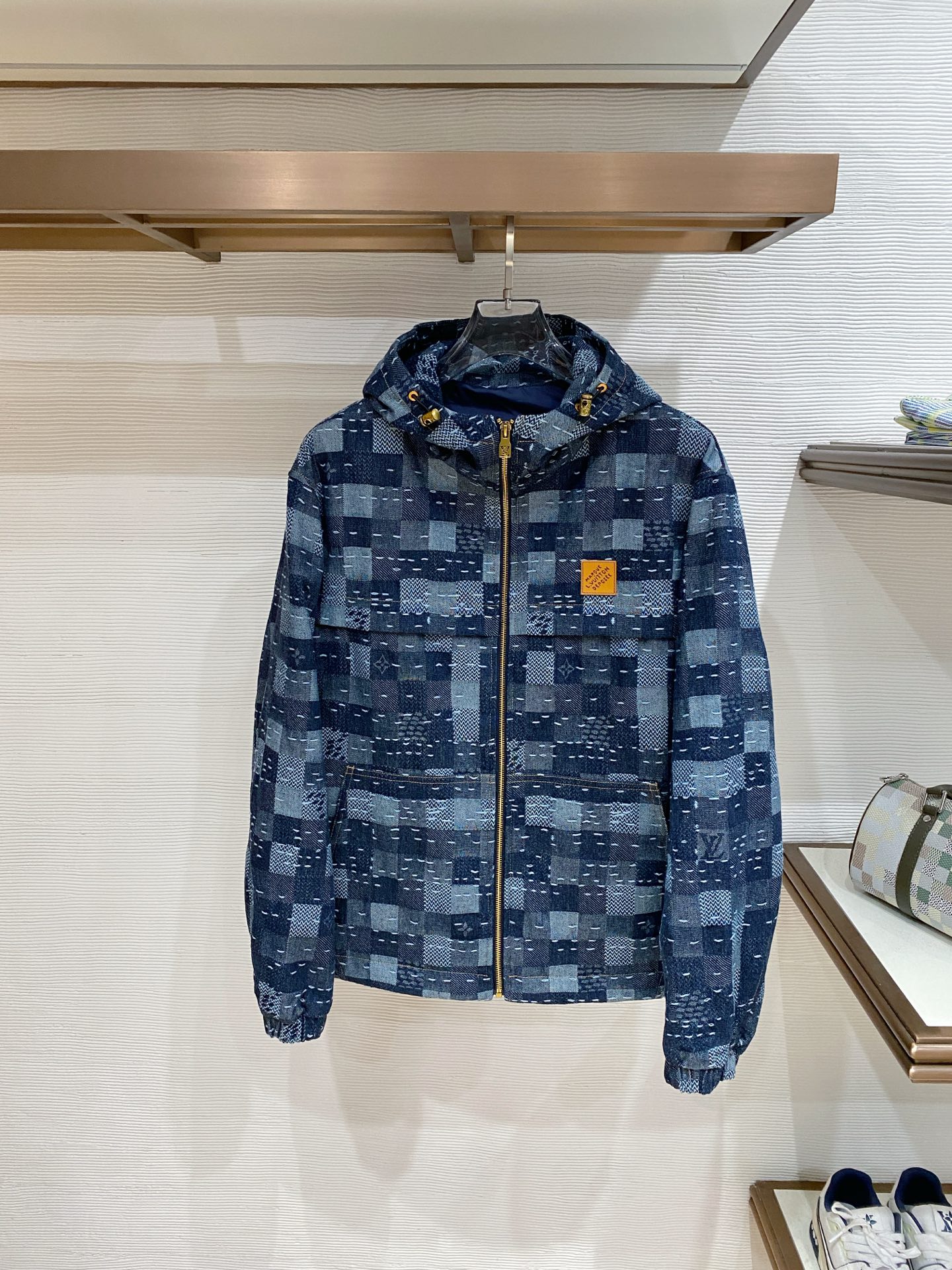 LV 2026ss春季新款夹克外套全高端版本！高定专柜面料辅料，透气舒适度高，细节无可挑剔，做工考究工艺