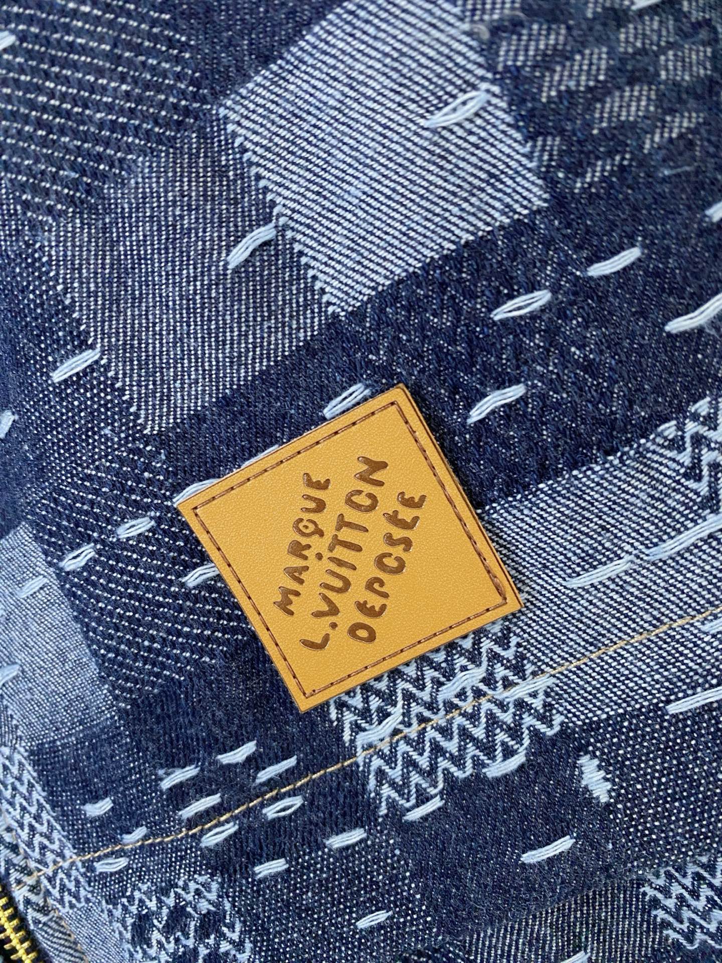 LV 2026ss春季新款夹克外套全高端版本！高定专柜面料辅料，透气舒适度高，细节无可挑剔，做工考究工艺