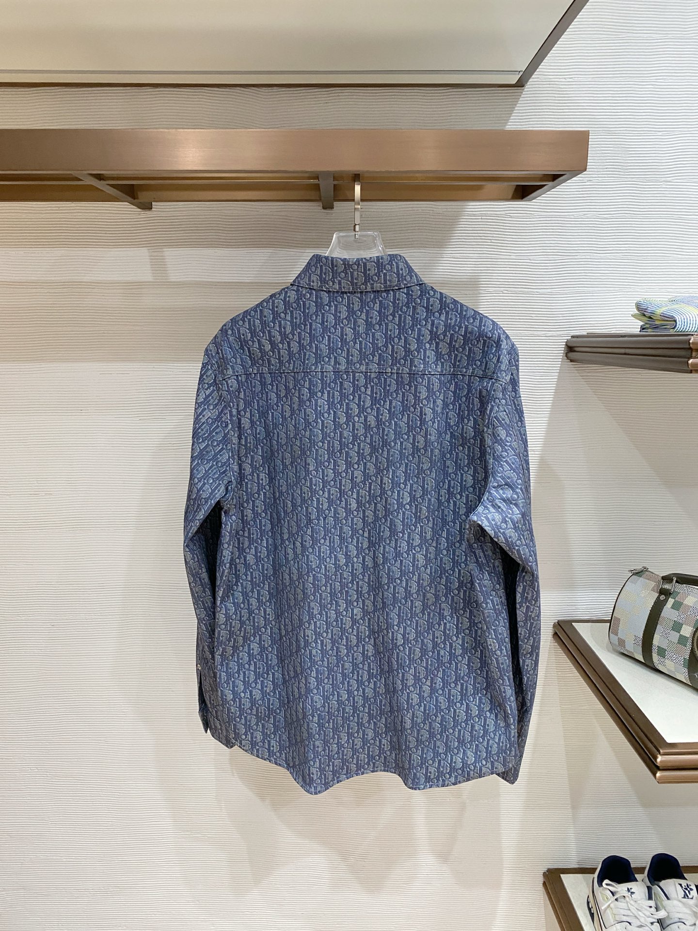 Dior 迪奥 CD 2026ss春季新款衬衫 全身logo老花满印牛仔衬衫 定制水洗面料 超高工艺的拔