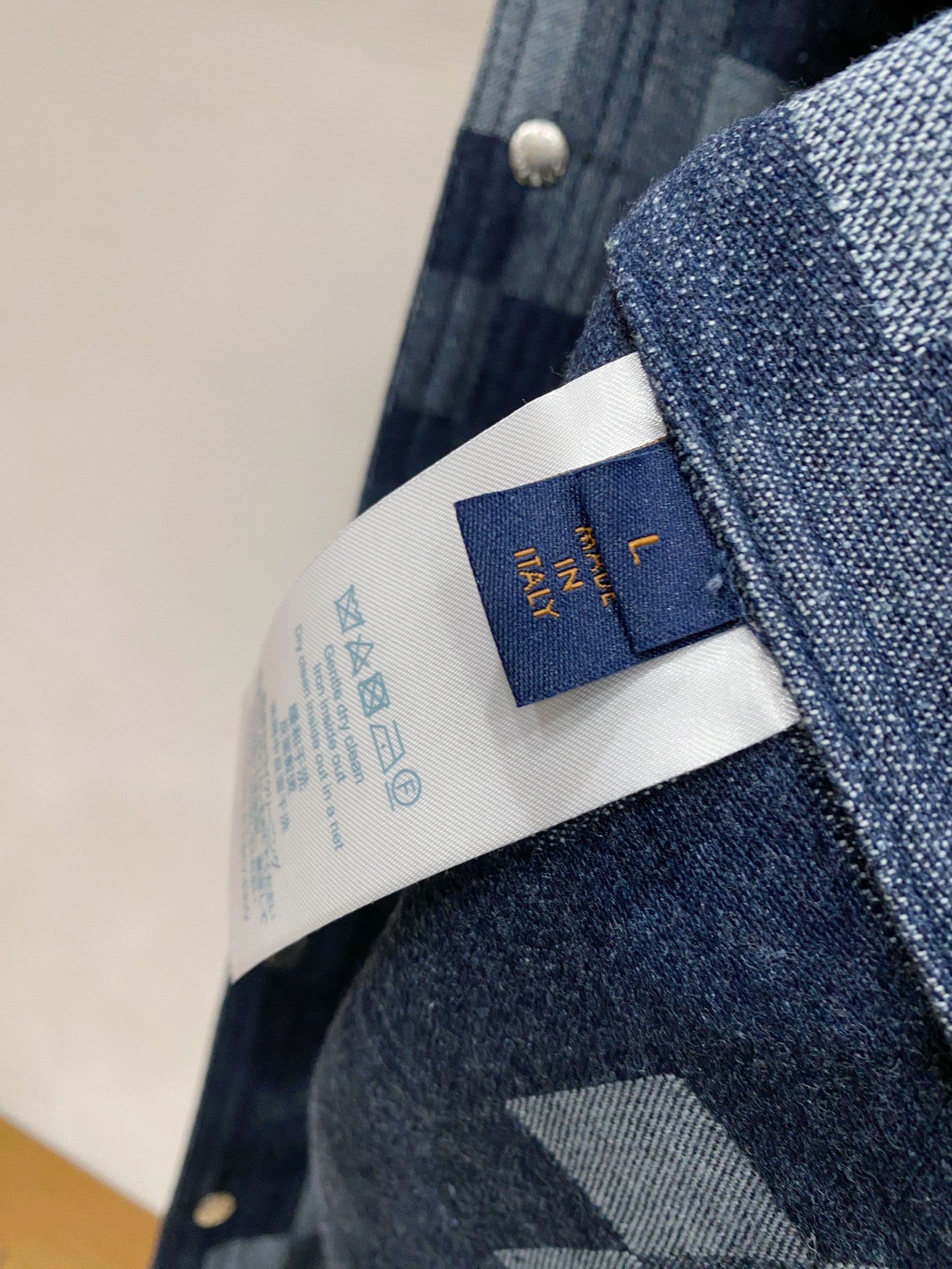 LV 袖子可拆卸 2026ss春季新款夹克牛仔外套全高端版本！高定专柜面料辅料，透气舒适度高，细节无可挑